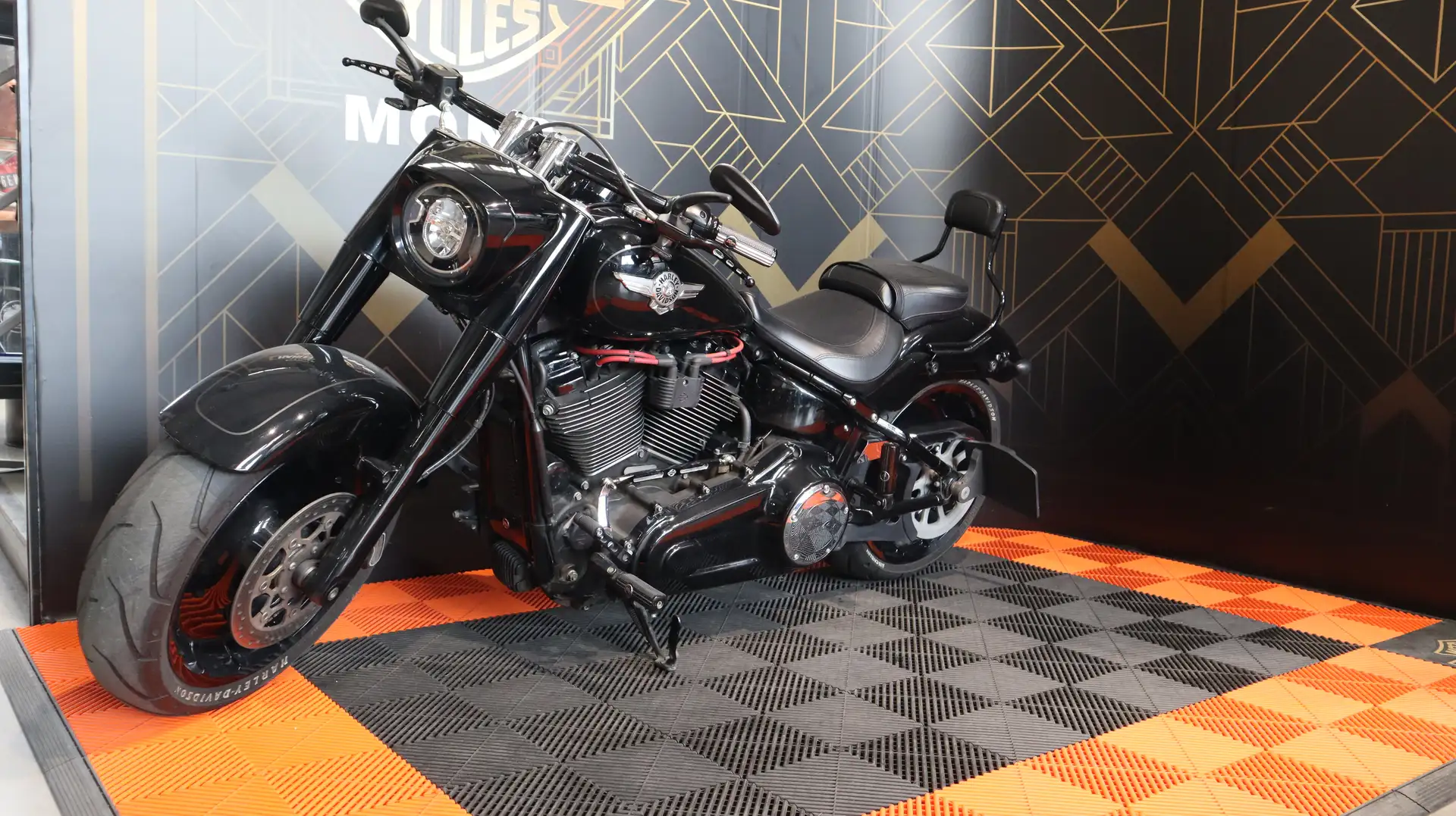 Harley-Davidson Fat Boy 114 Negru - 1