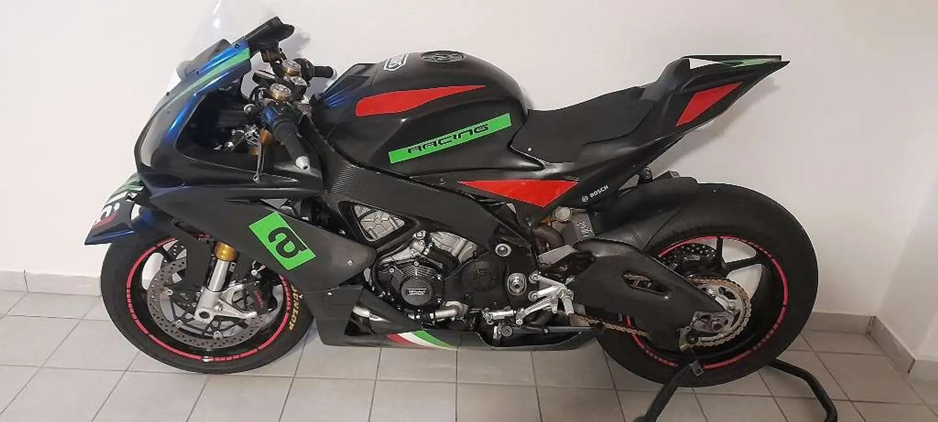 Aprilia RSV4 1100 - 1