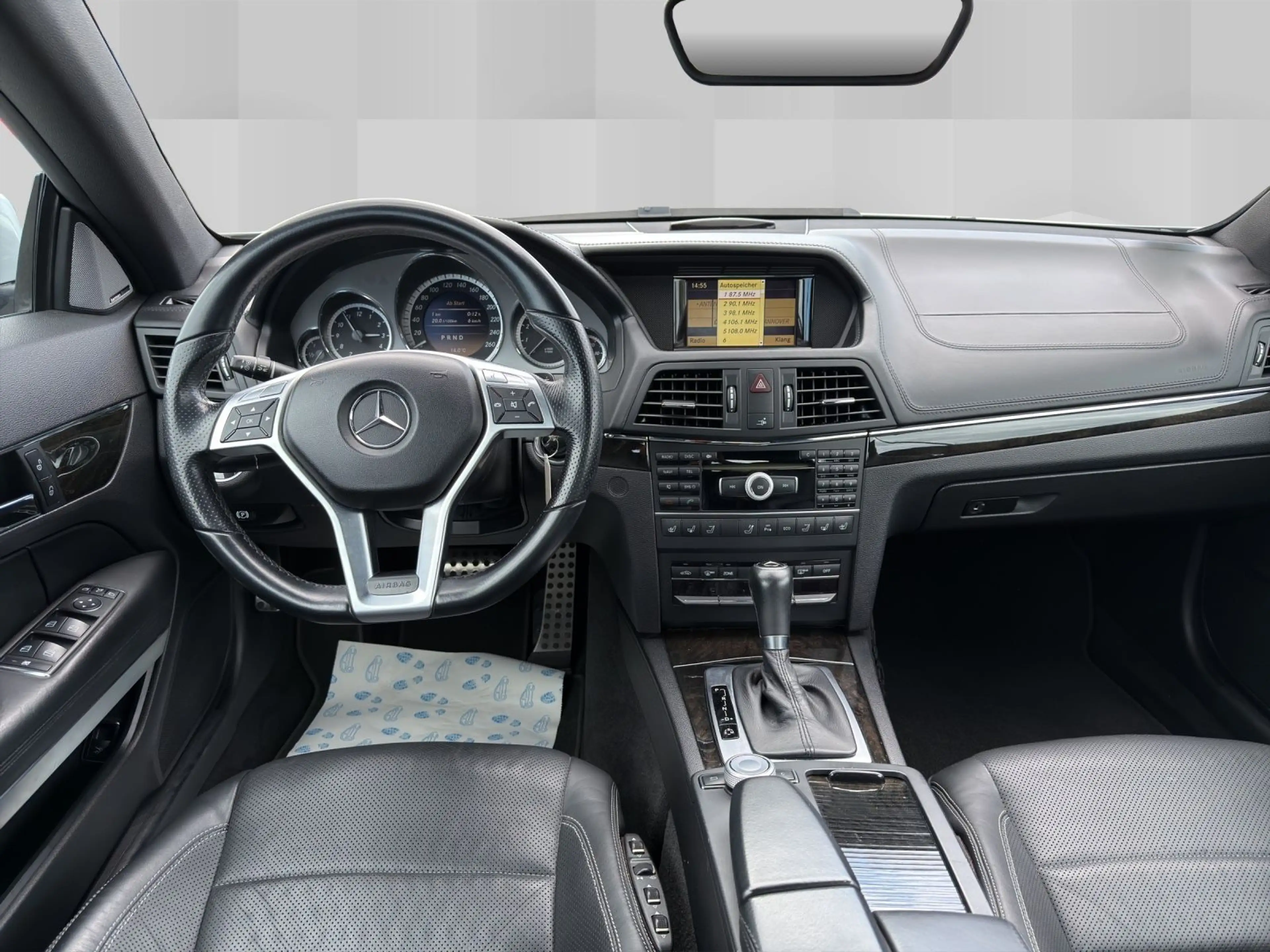 Mercedes-Benz E 350 CGI BE Cabrio AMG Sport-Paket Nappa Sitzk. — photo 12