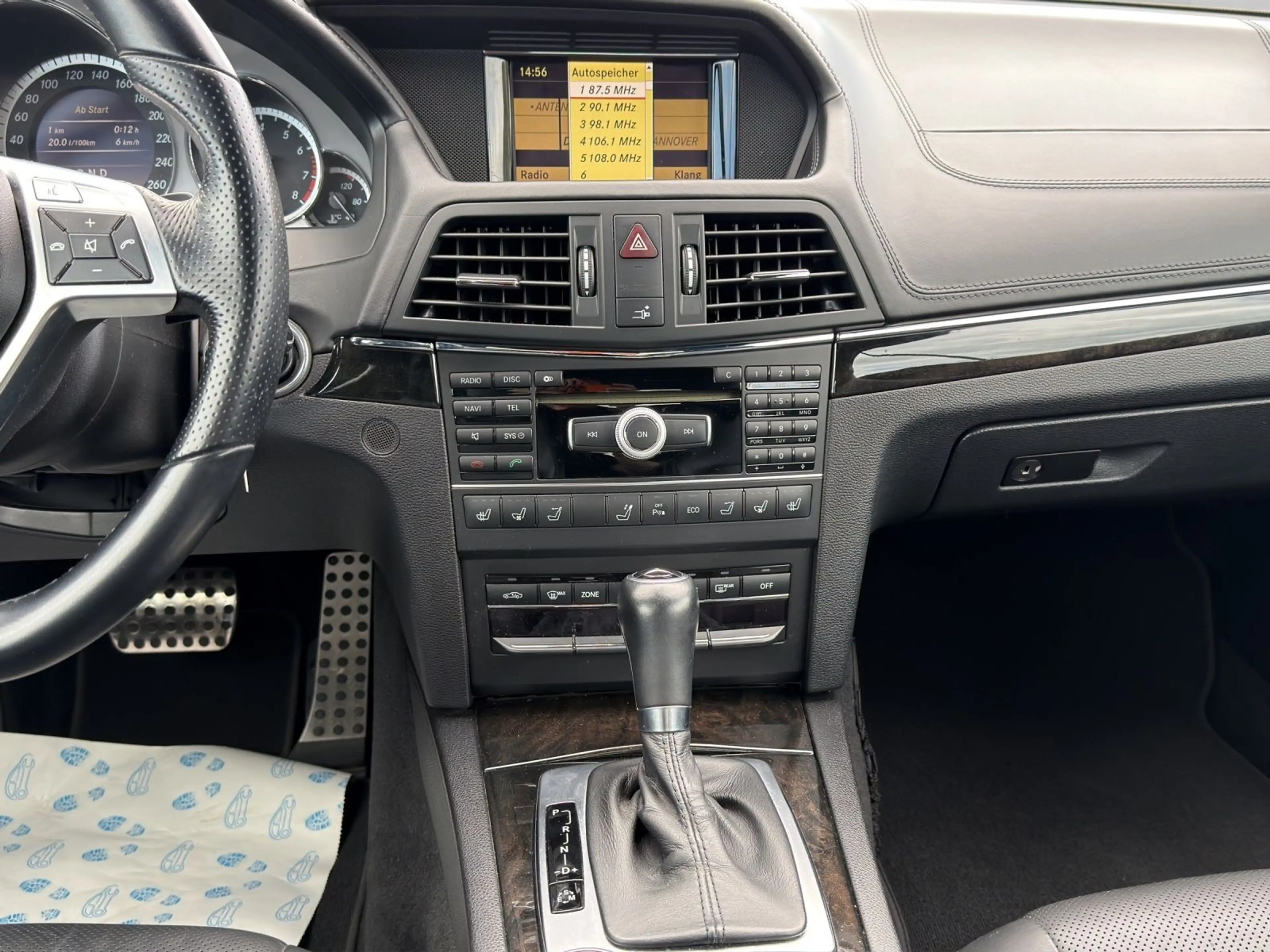 Mercedes-Benz E 350 CGI BE Cabrio AMG Sport-Paket Nappa Sitzk. — photo 13