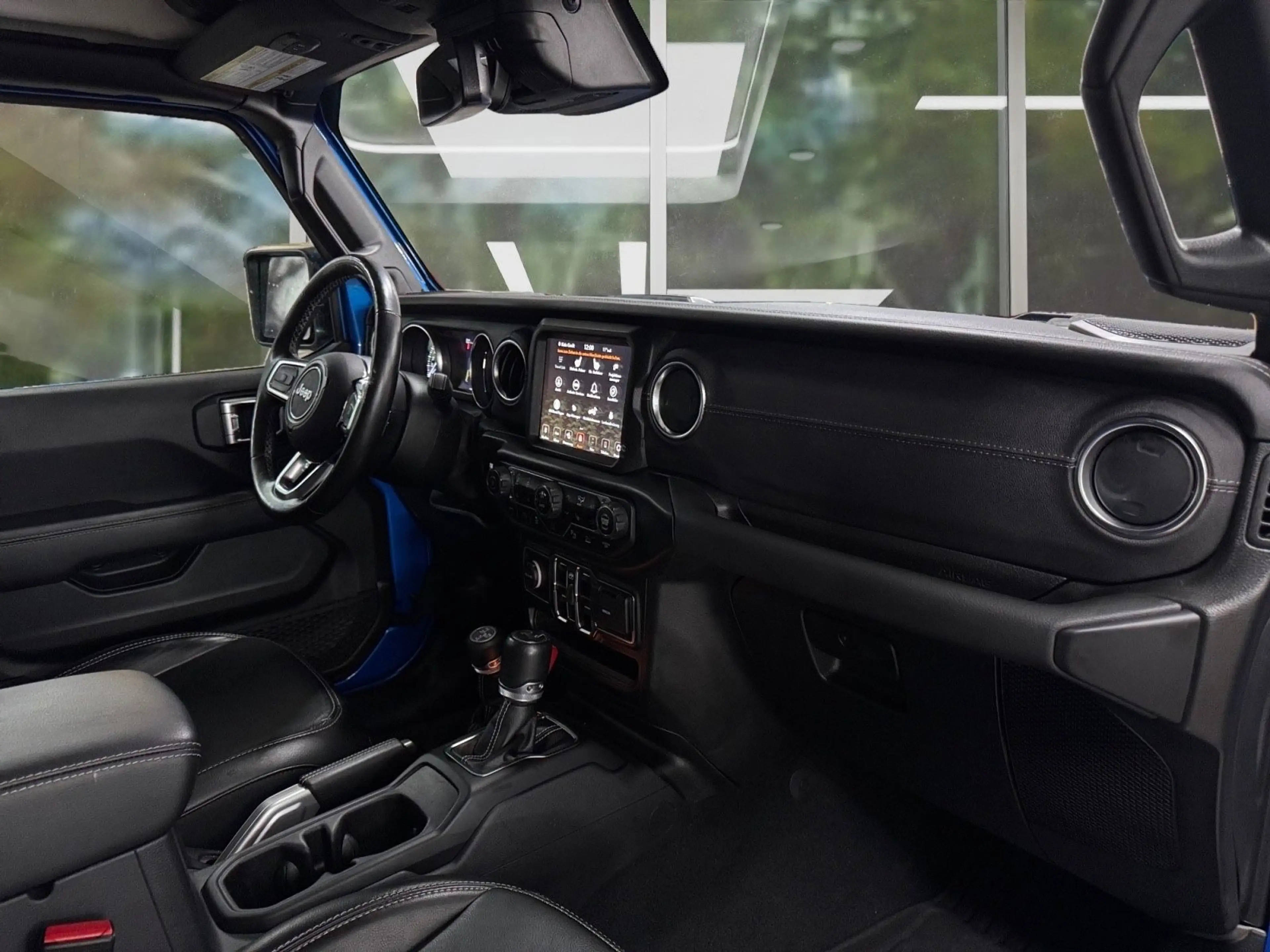 Jeep Wrangler Unlimited Plug-In Hybrid Sahara 2.Hand — photo 11