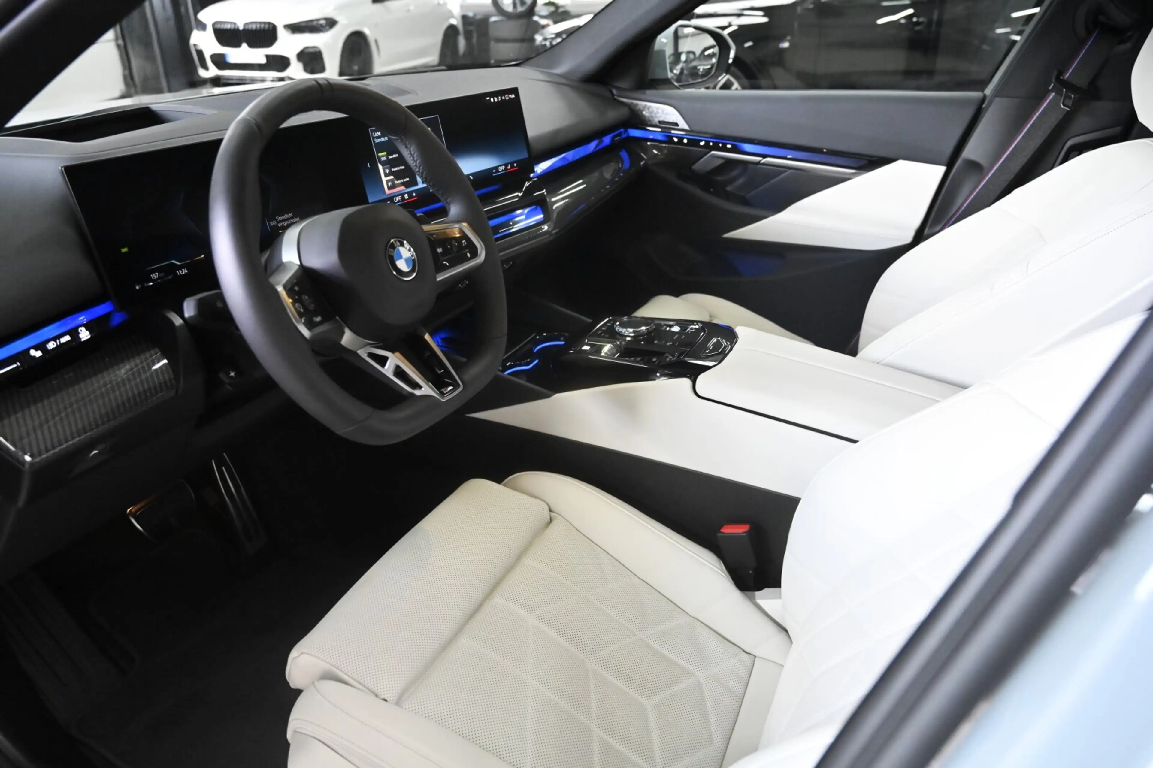 BMW 540 540d xDrive M-Sport PRO PANO*INNO*B&W*CARBON*21' — photo 8