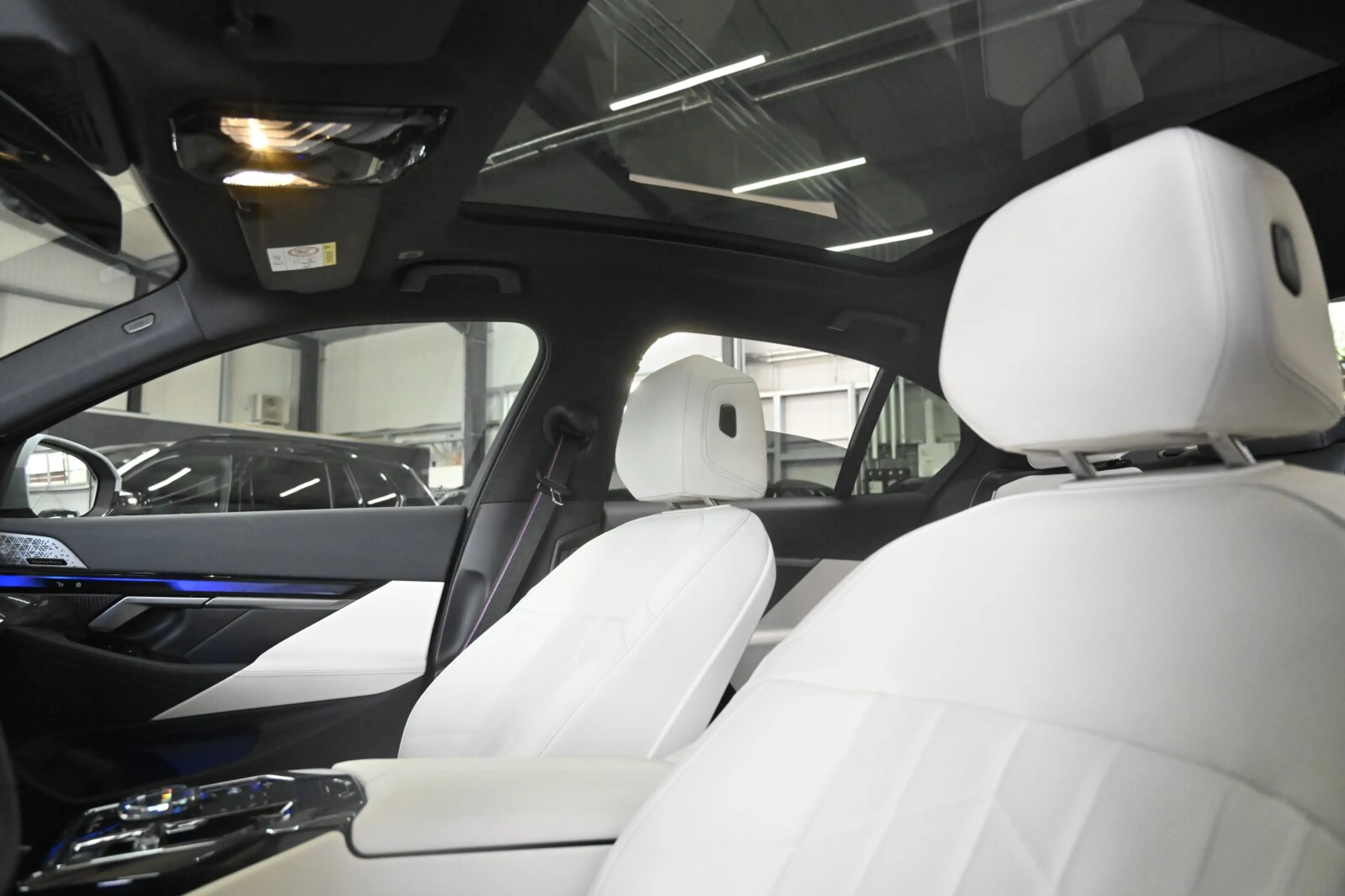 BMW 540 540d xDrive M-Sport PRO PANO*INNO*B&W*CARBON*21' — photo 11