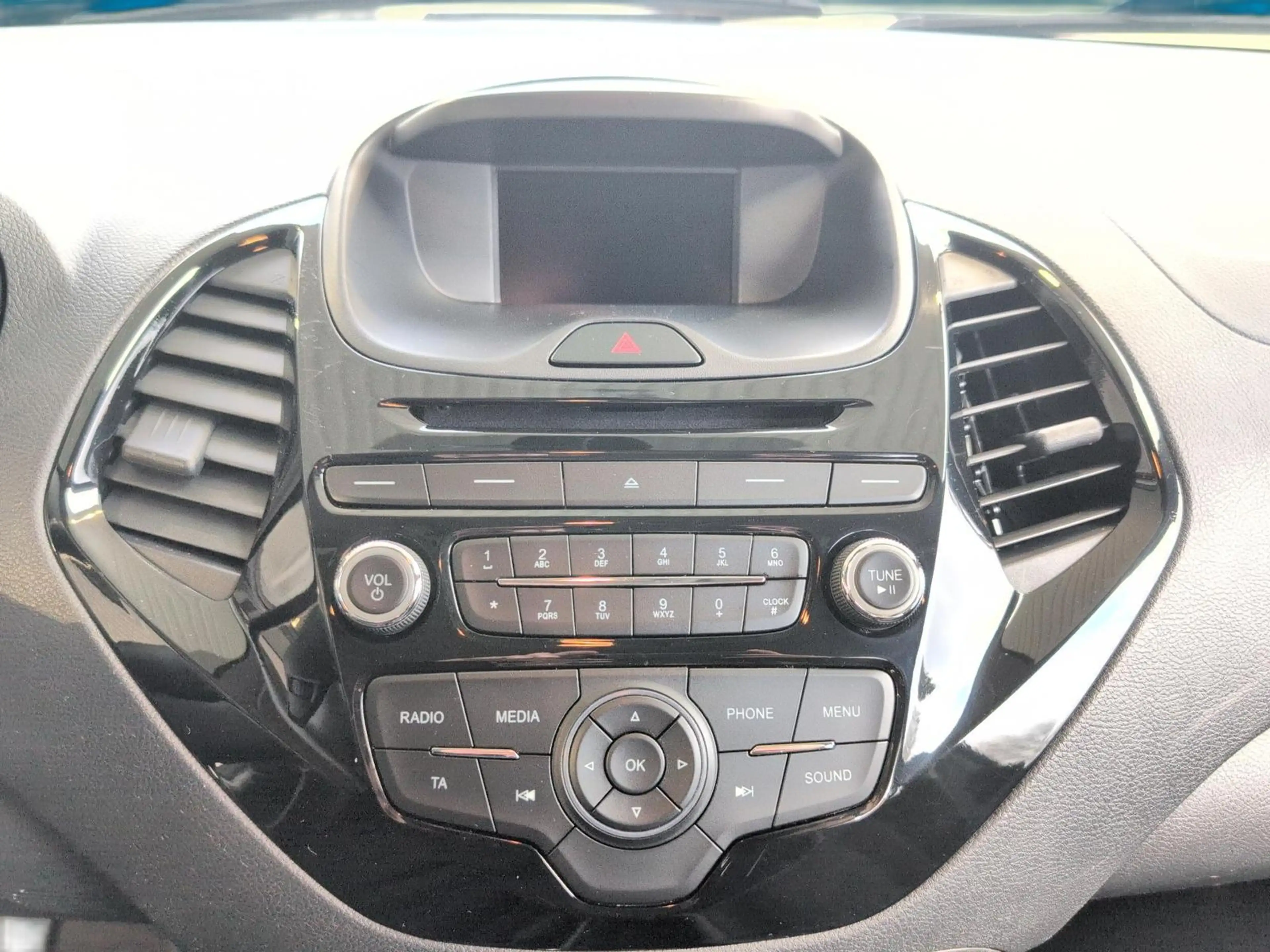 Ford Ka/Ka+ + Cool & Sound — photo 10