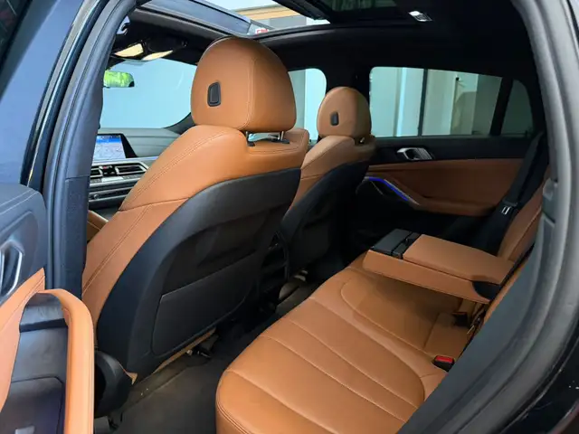 BMW X6 M view 11