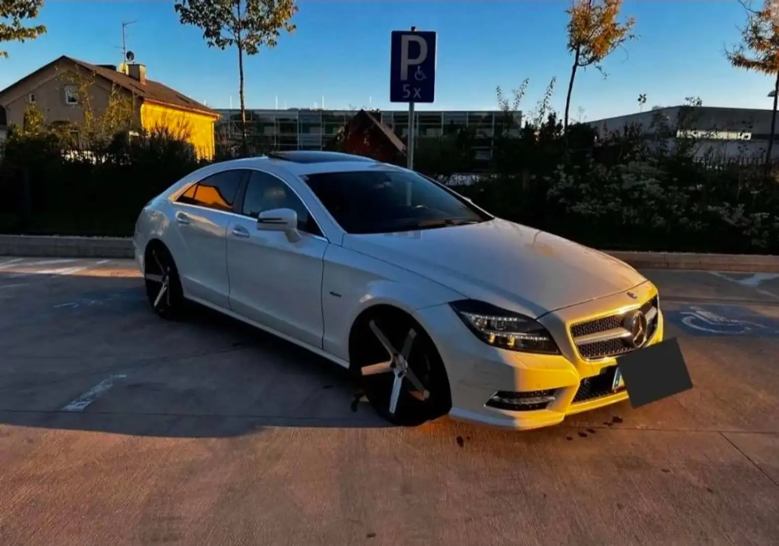Mercedes-Benz CLS 350 Limousine Weiß - 1
