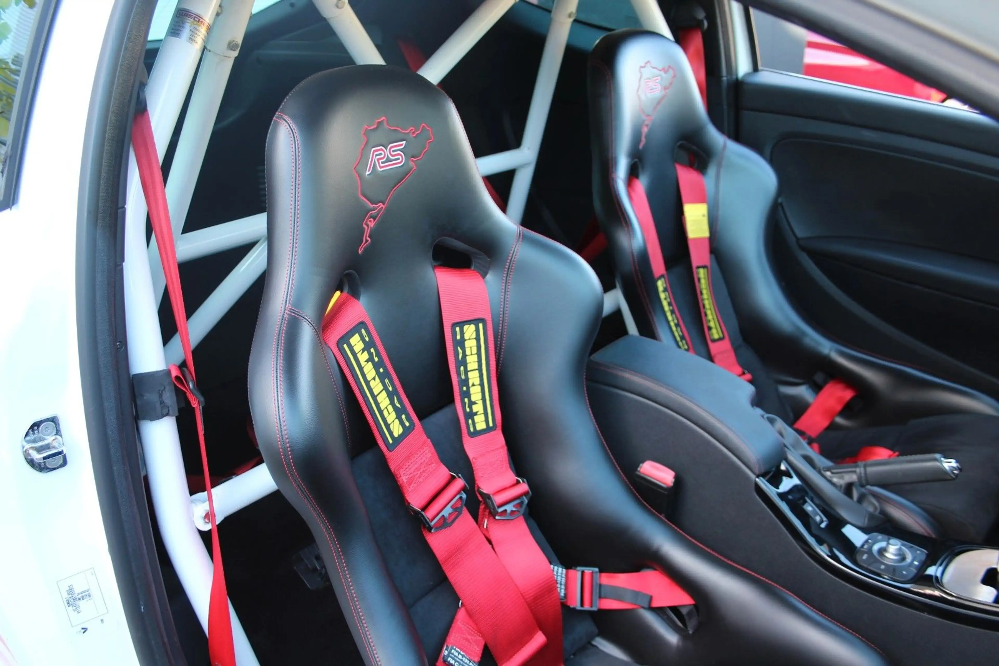 Renault Megane 3 RS Trophy — photo 12