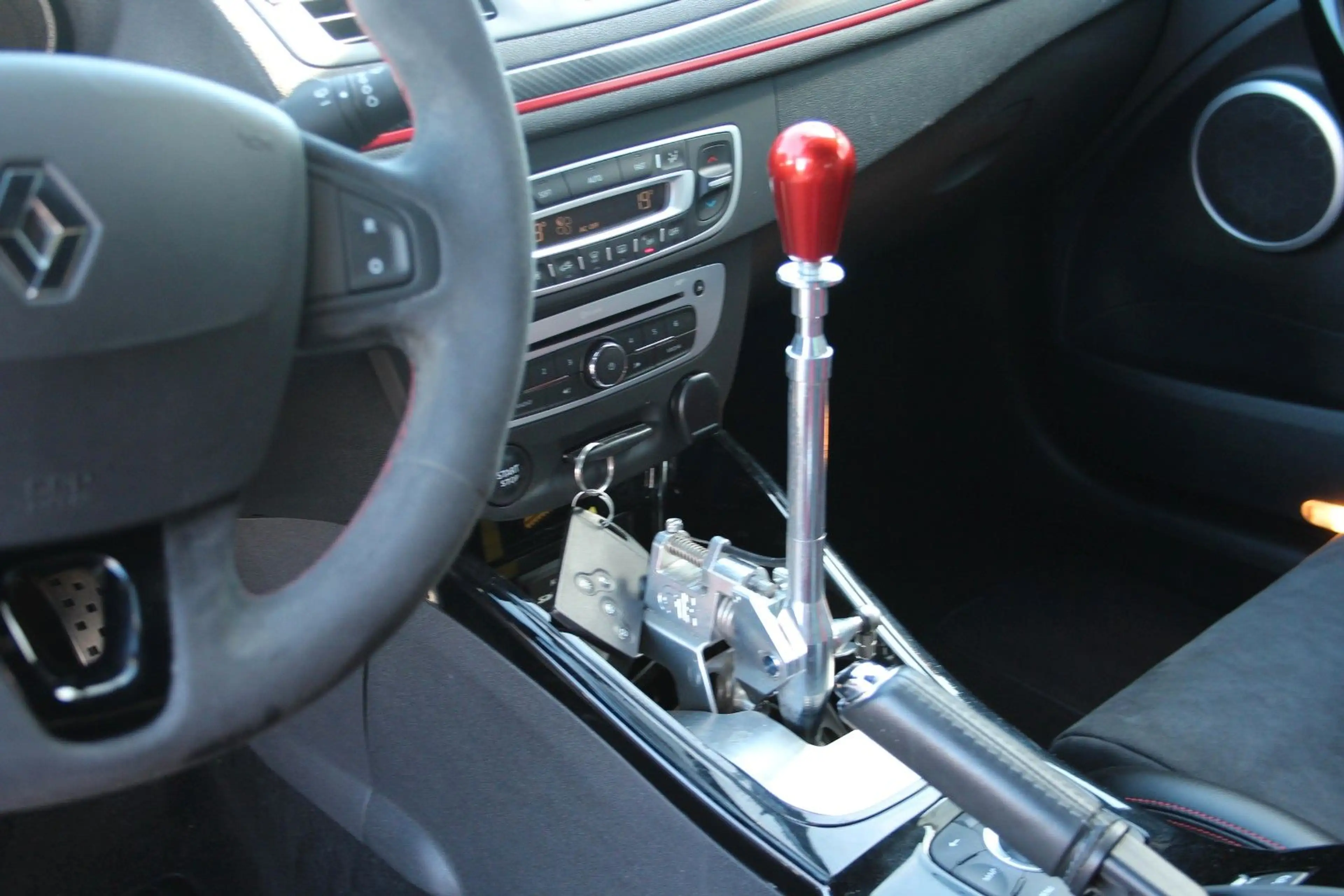 Renault Megane 3 RS Trophy — photo 10