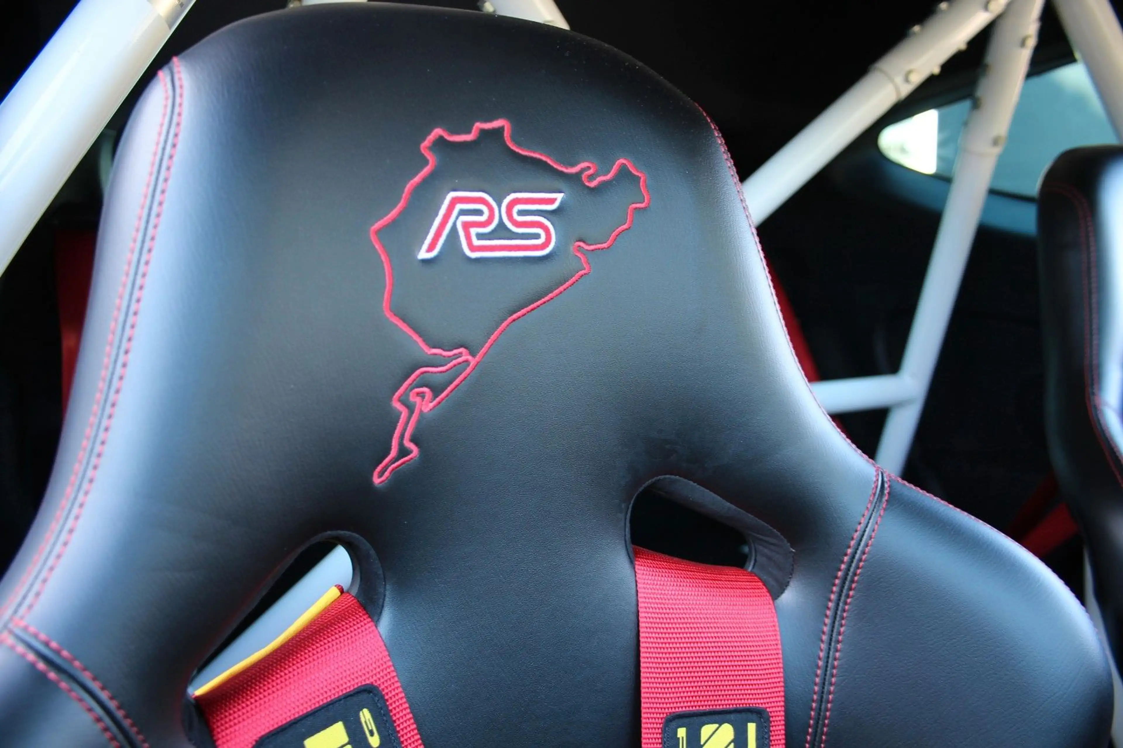 Renault Megane 3 RS Trophy — photo 13