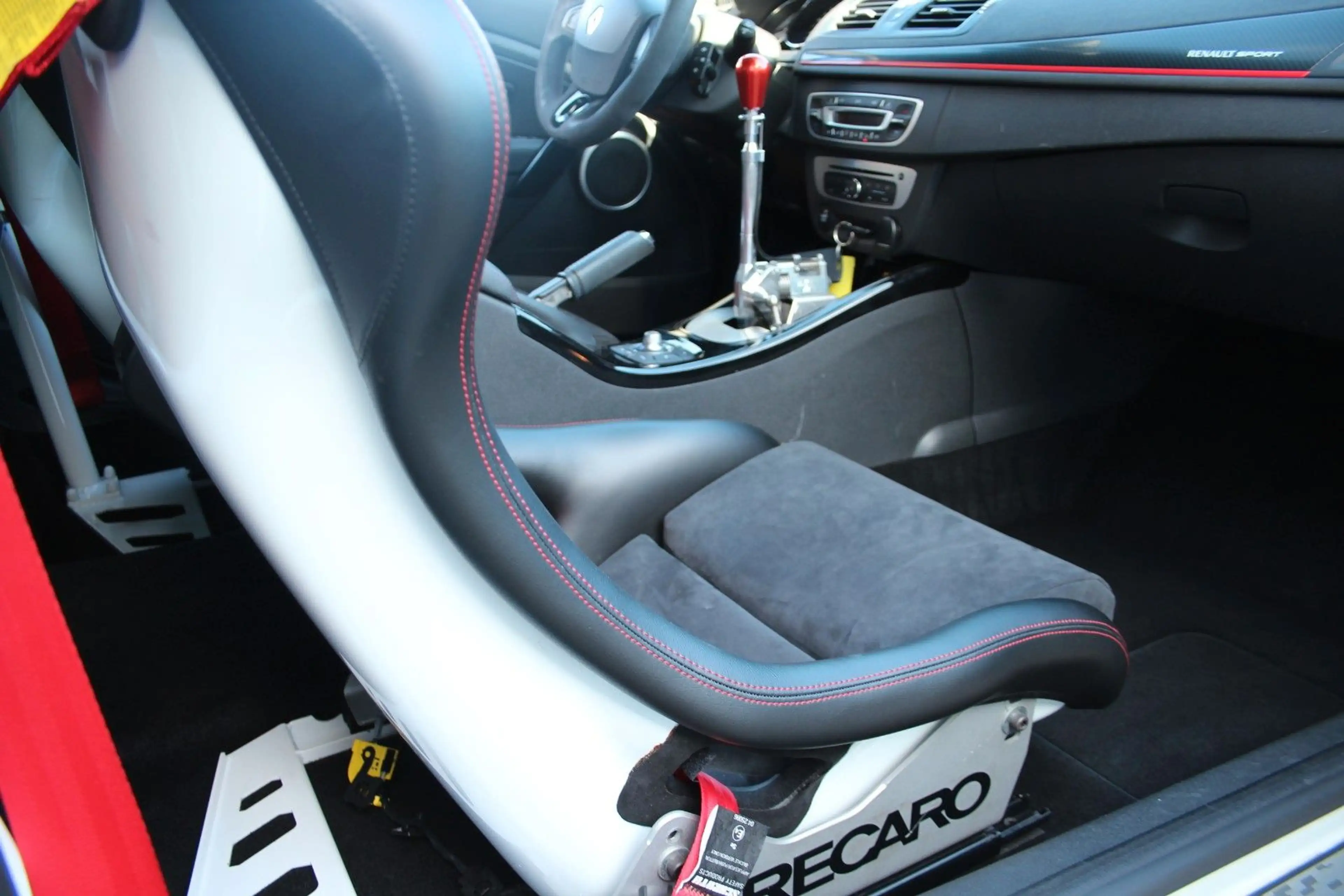 Renault Megane 3 RS Trophy — photo 14