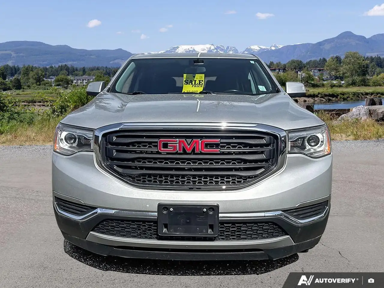 GMC Acadia снимка GMC Acadia