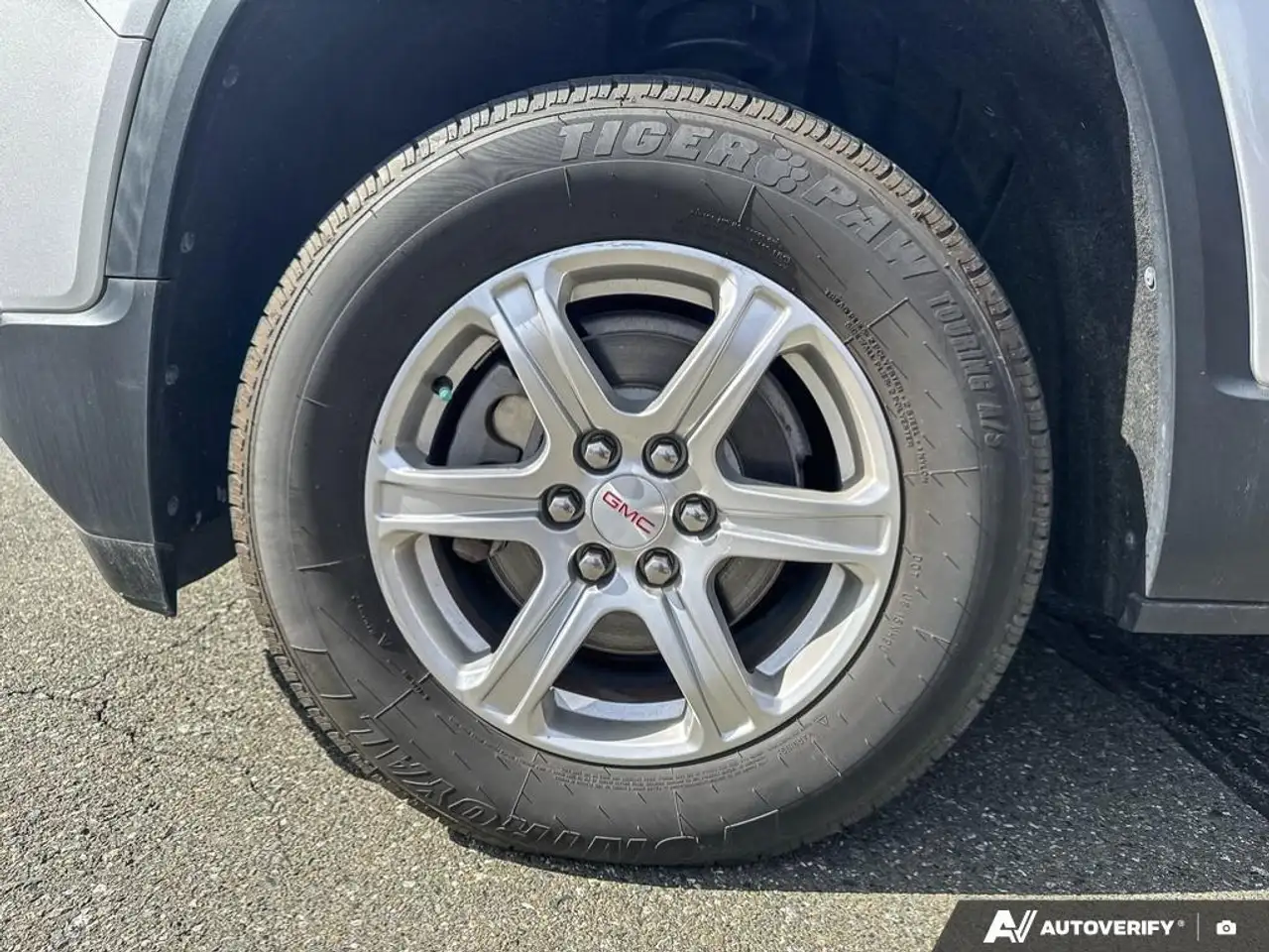 GMC Acadia снимка GMC Acadia