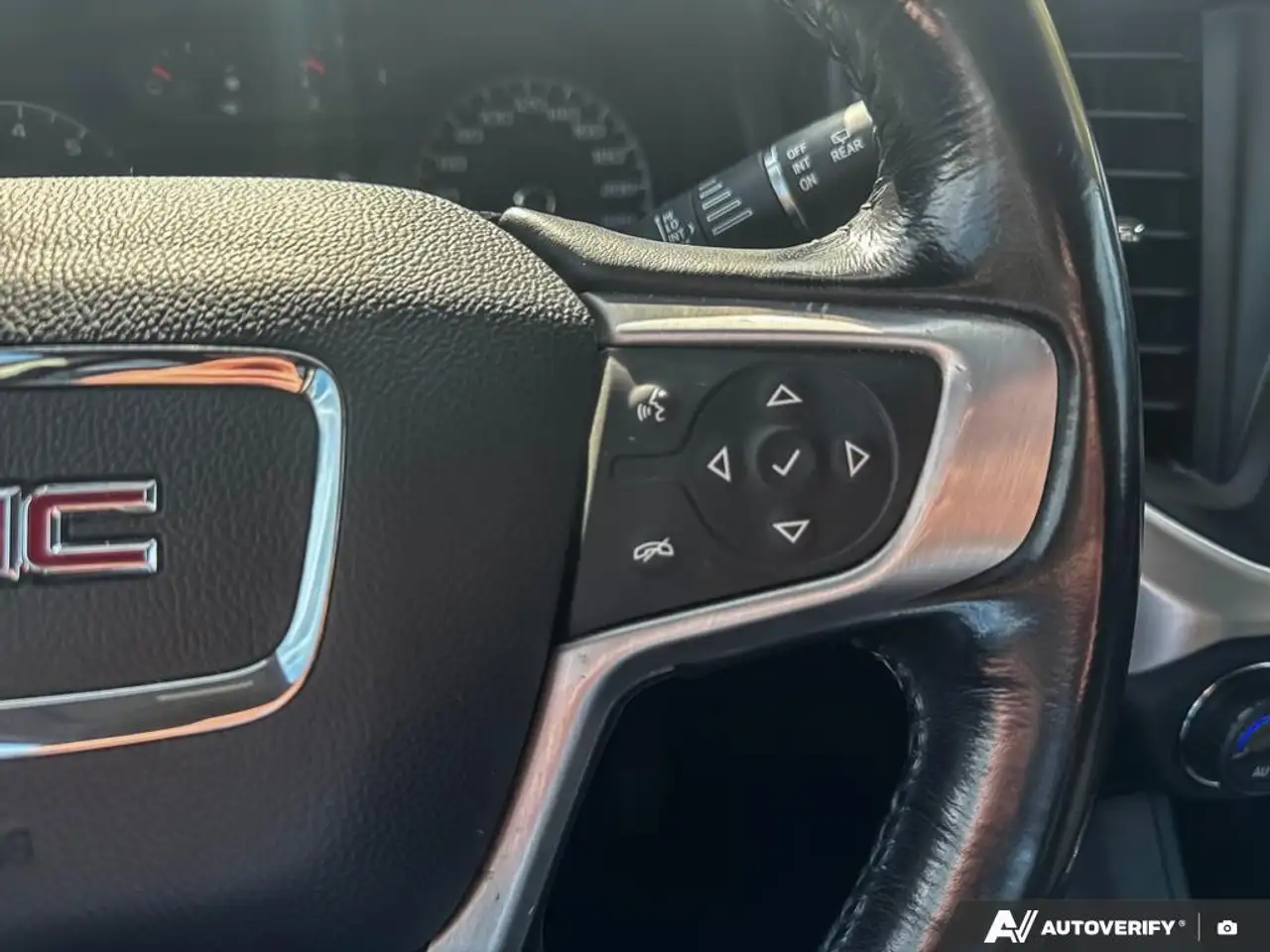 GMC Acadia снимка GMC Acadia