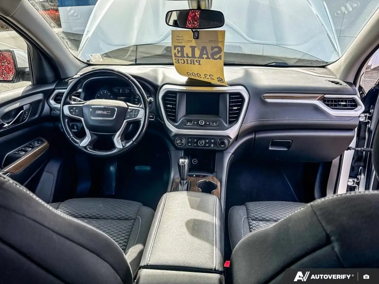 GMC Acadia снимка GMC Acadia
