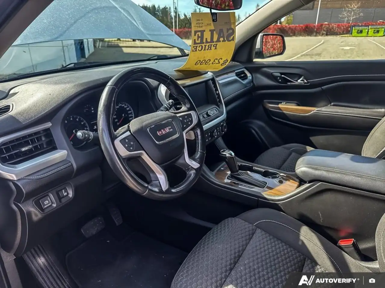 GMC Acadia снимка GMC Acadia