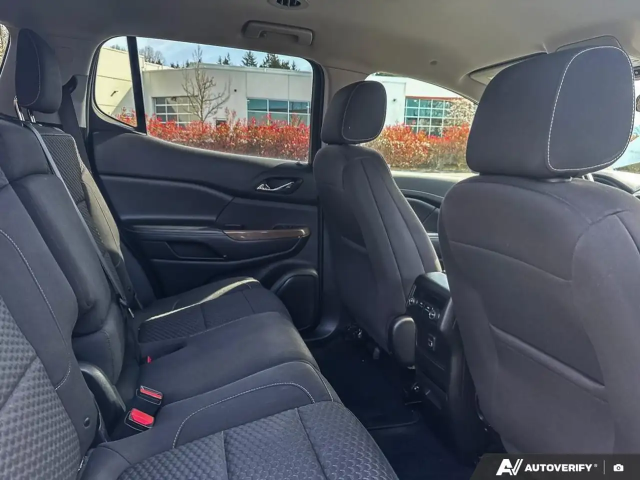 GMC Acadia снимка GMC Acadia