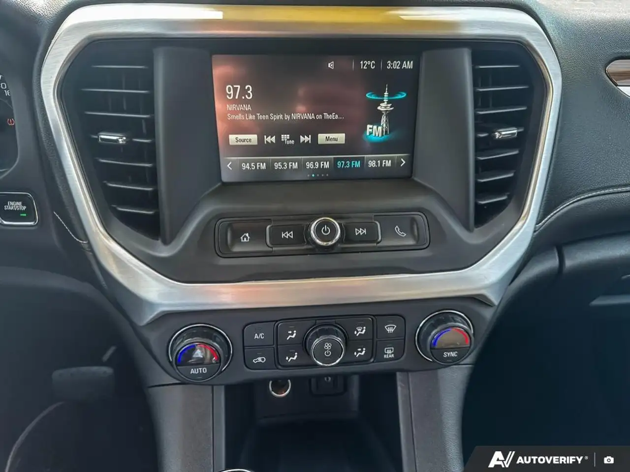 GMC Acadia снимка GMC Acadia
