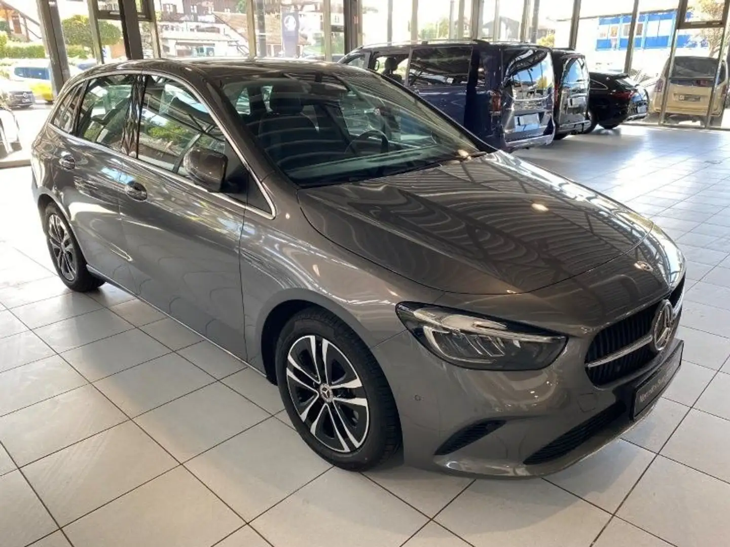 Mercedes-Benz B 220 4M Progressive Line Adv+ Standhzg Memory 3 Grau - 2