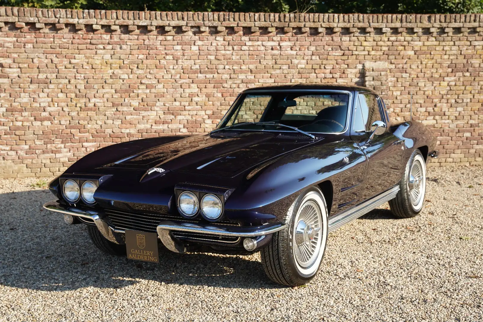 Corvette Stingray C2 Coupé Body-off restored in Europe, Wonderful co Blau - 1