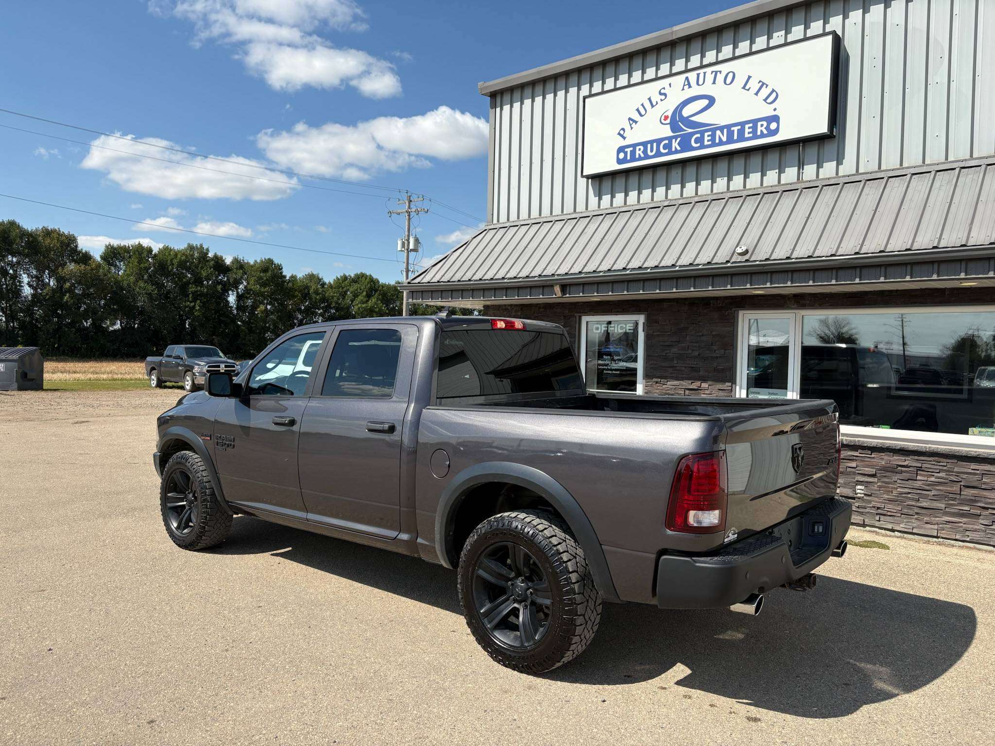 2021 RAM 1500 Crew Cab 4X4 Warlock 5.7L - Rebuilt Title — снимка 2