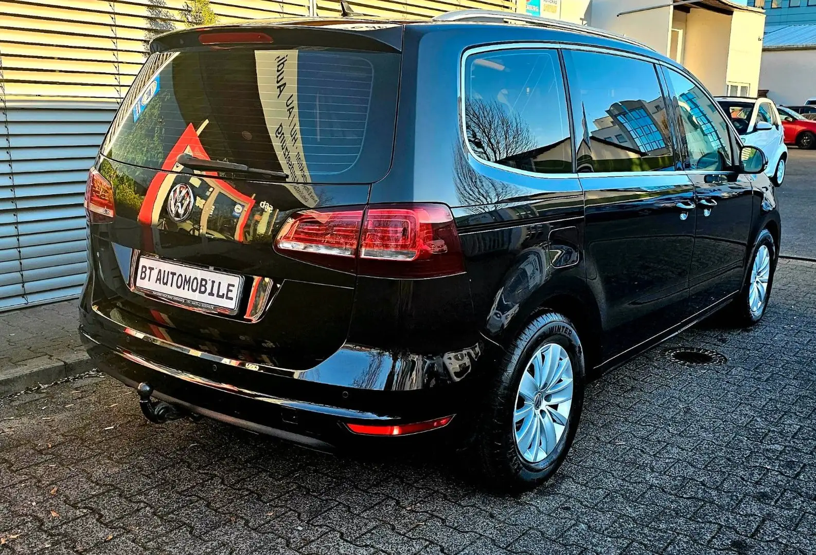 Volkswagen Sharan Highline PANORAMA  AHK NAVI 6SITZ LEDER K Negro - 2