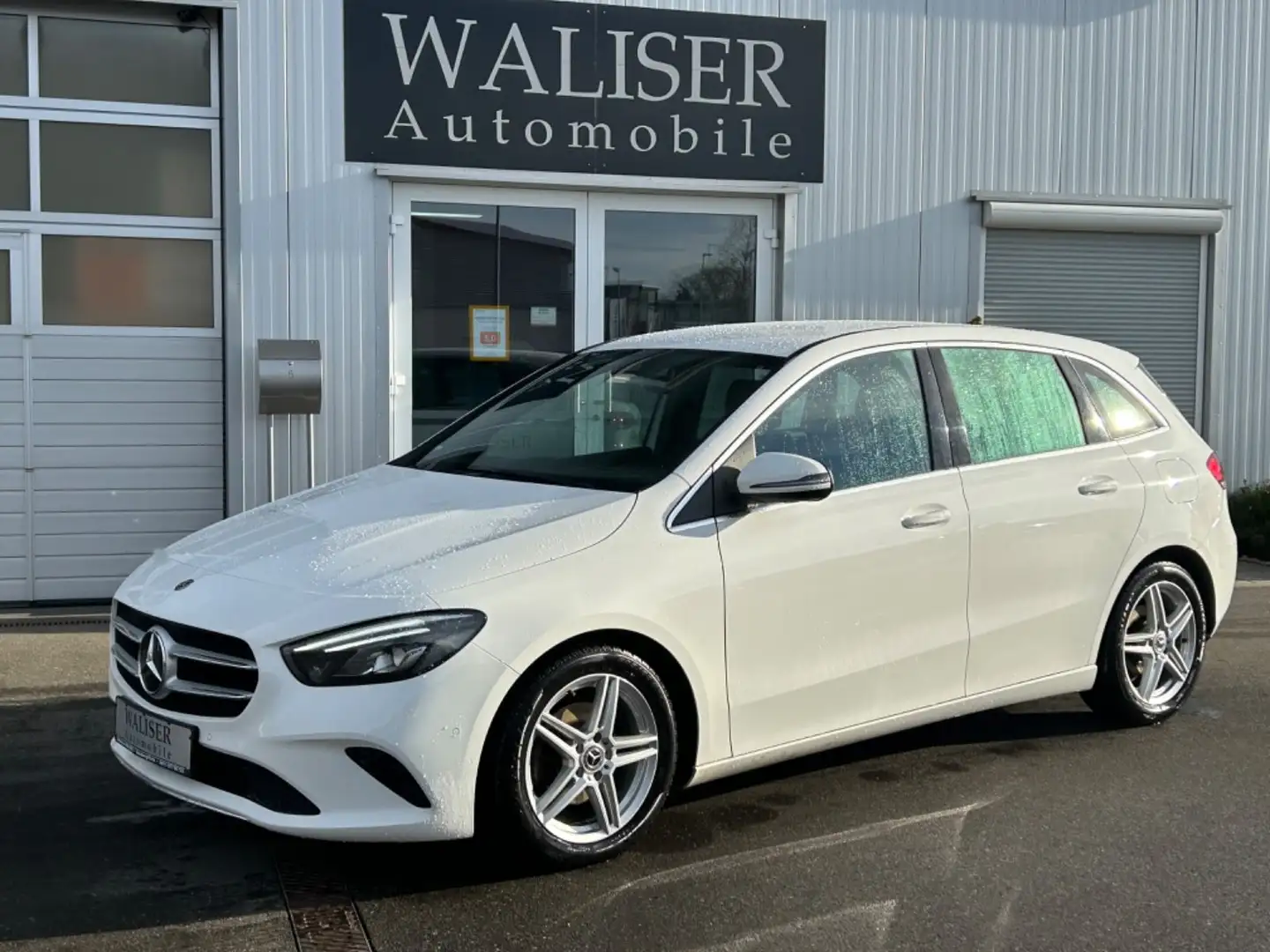 Mercedes-Benz B 180 d Aut. *LED*Navi*MediaDisplay* Weiß - 1