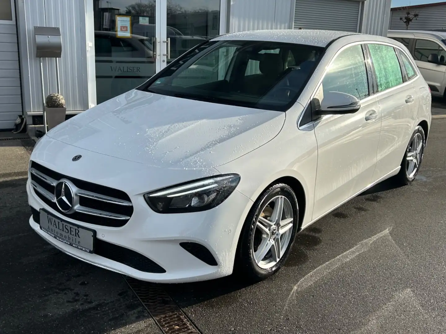 Mercedes-Benz B 180 d Aut. *LED*Navi*MediaDisplay* Weiß - 2