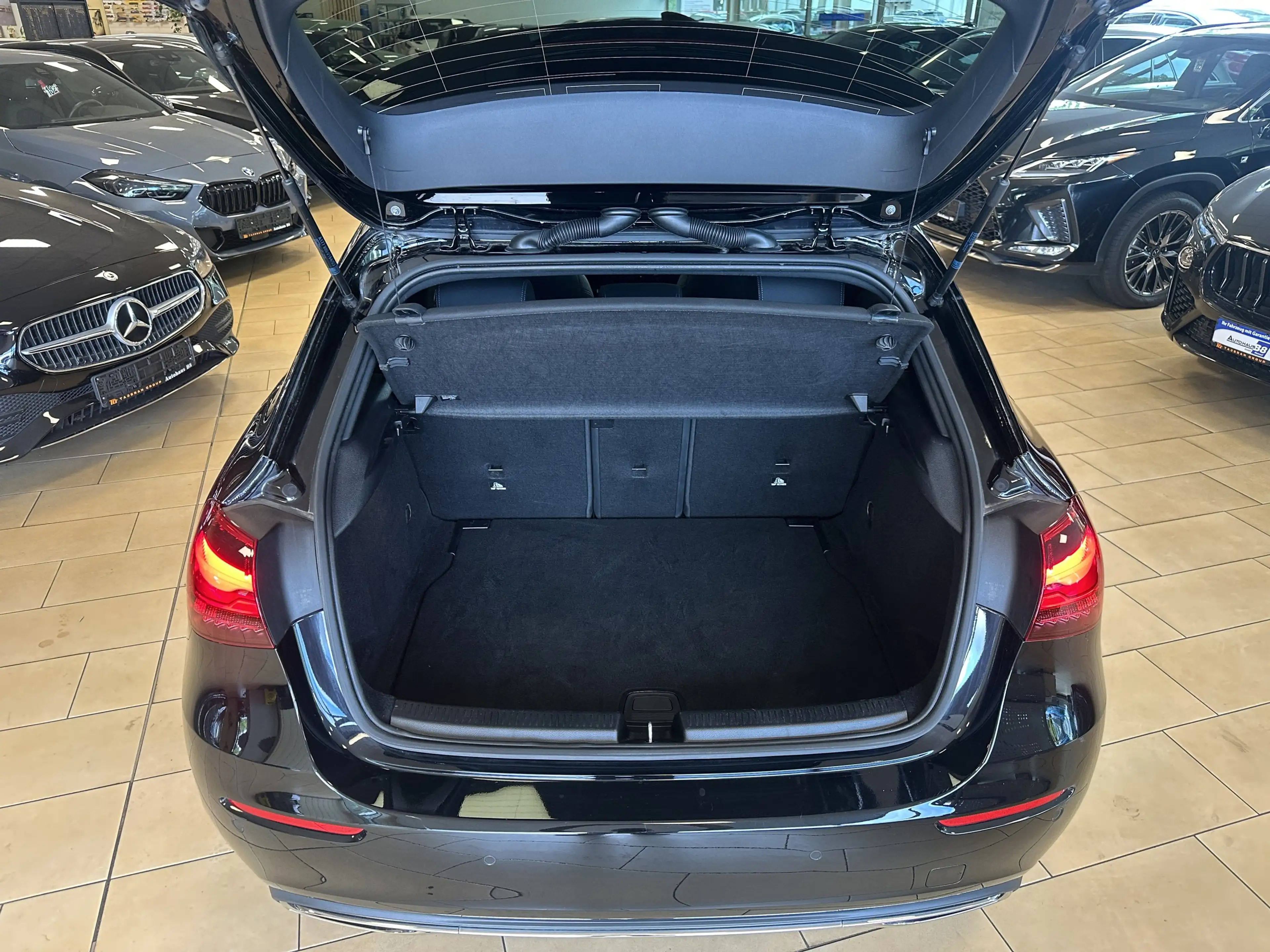 Mercedes-Benz A 220 Progressive*MBUX*S.Dach*ACC*CAM*Navi*SHZ* — photo 6