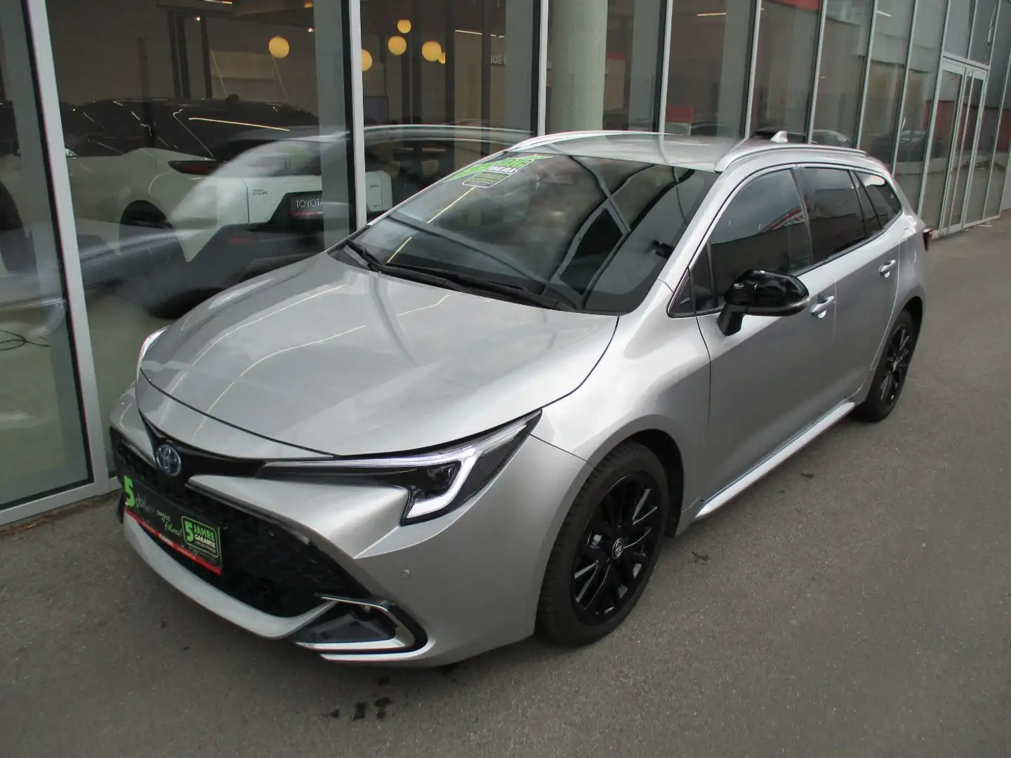 Toyota Corolla 1.8 Hybrid Touring Sports Active Drive Grau - 2