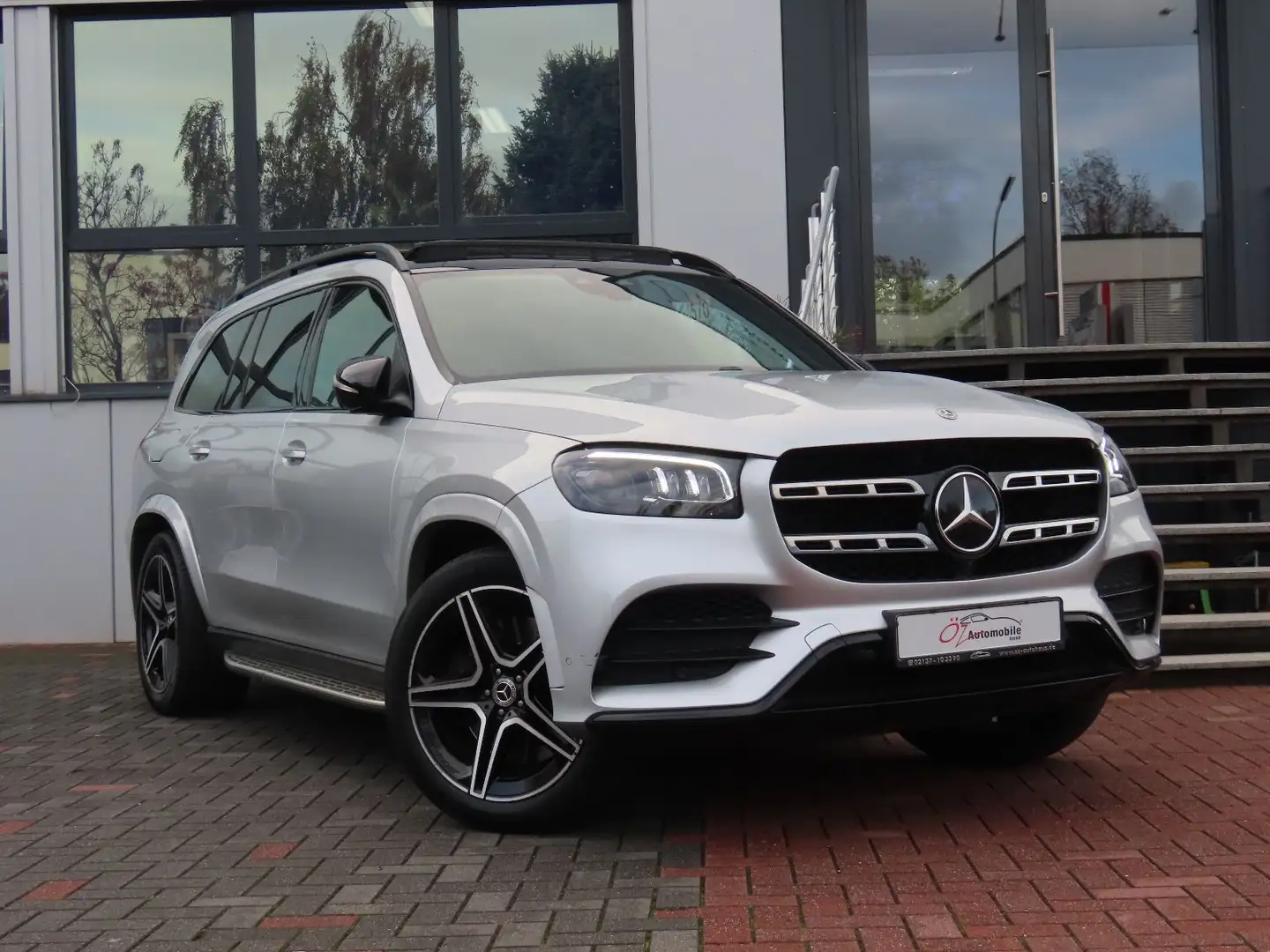 Mercedes-Benz GLS 350 d 4MATIC AMG Line Pano Softclose 360° HUD Silber - 1