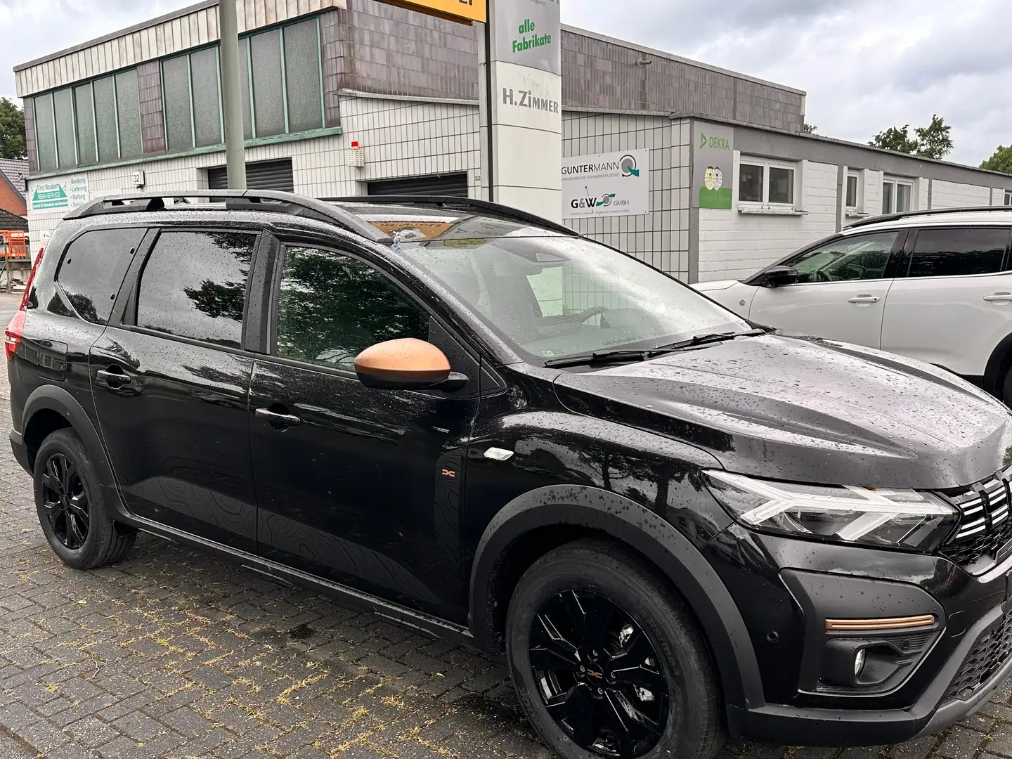 Dacia Jogger Extreme+ TCe 100 Eco-G 7 Sitzer Schwarz - 2