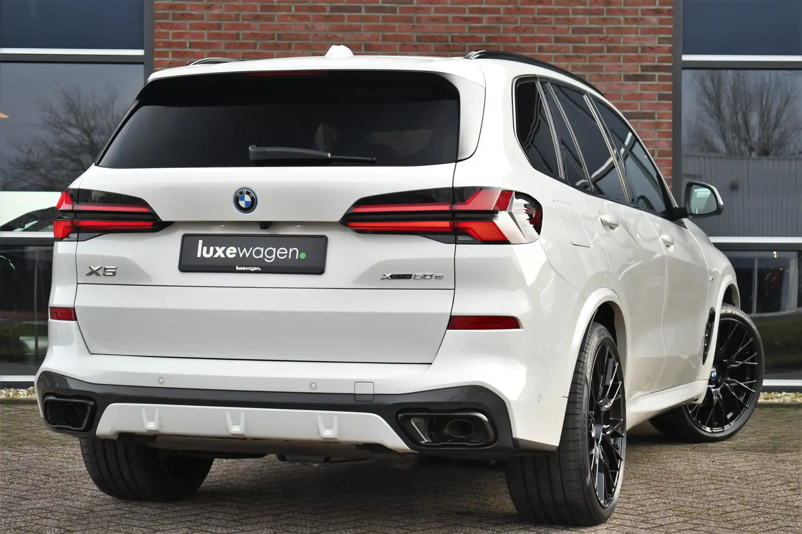 BMW X5 xDrive50e M-Sport Pano Trekh 360 H/K Soft-close HU Blanc - 2