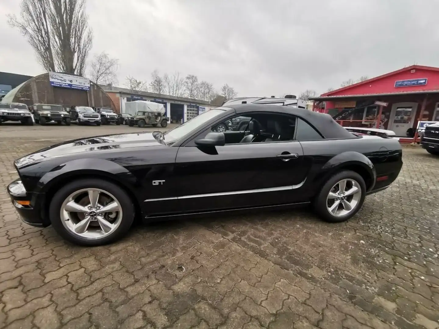 Ford Mustang GT Cabrio Negro - 1