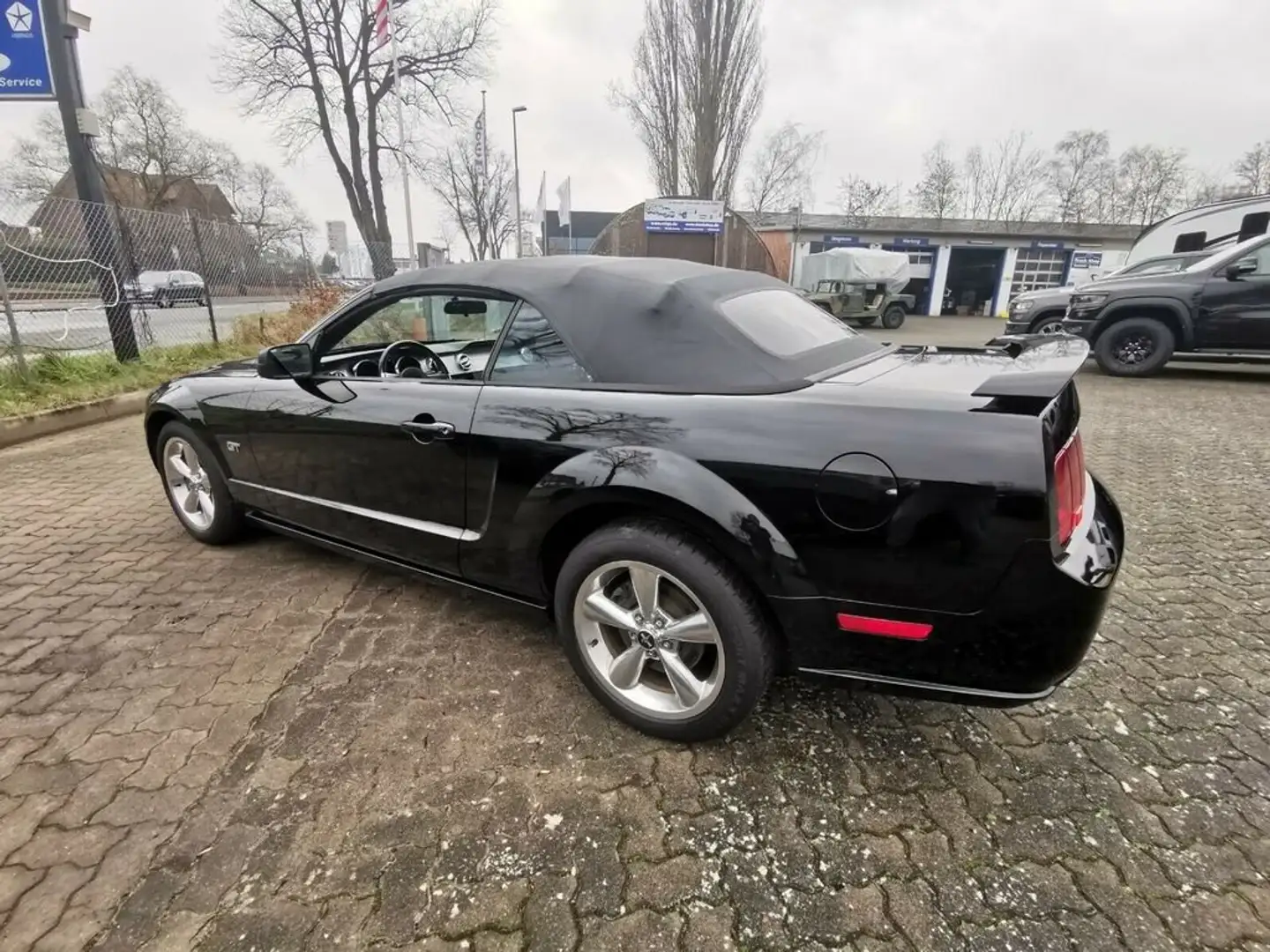 Ford Mustang GT Cabrio Negro - 2
