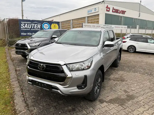 Toyota Hilux 2.4 D-4D Double Cab Comfort 4x4 Leder AHK