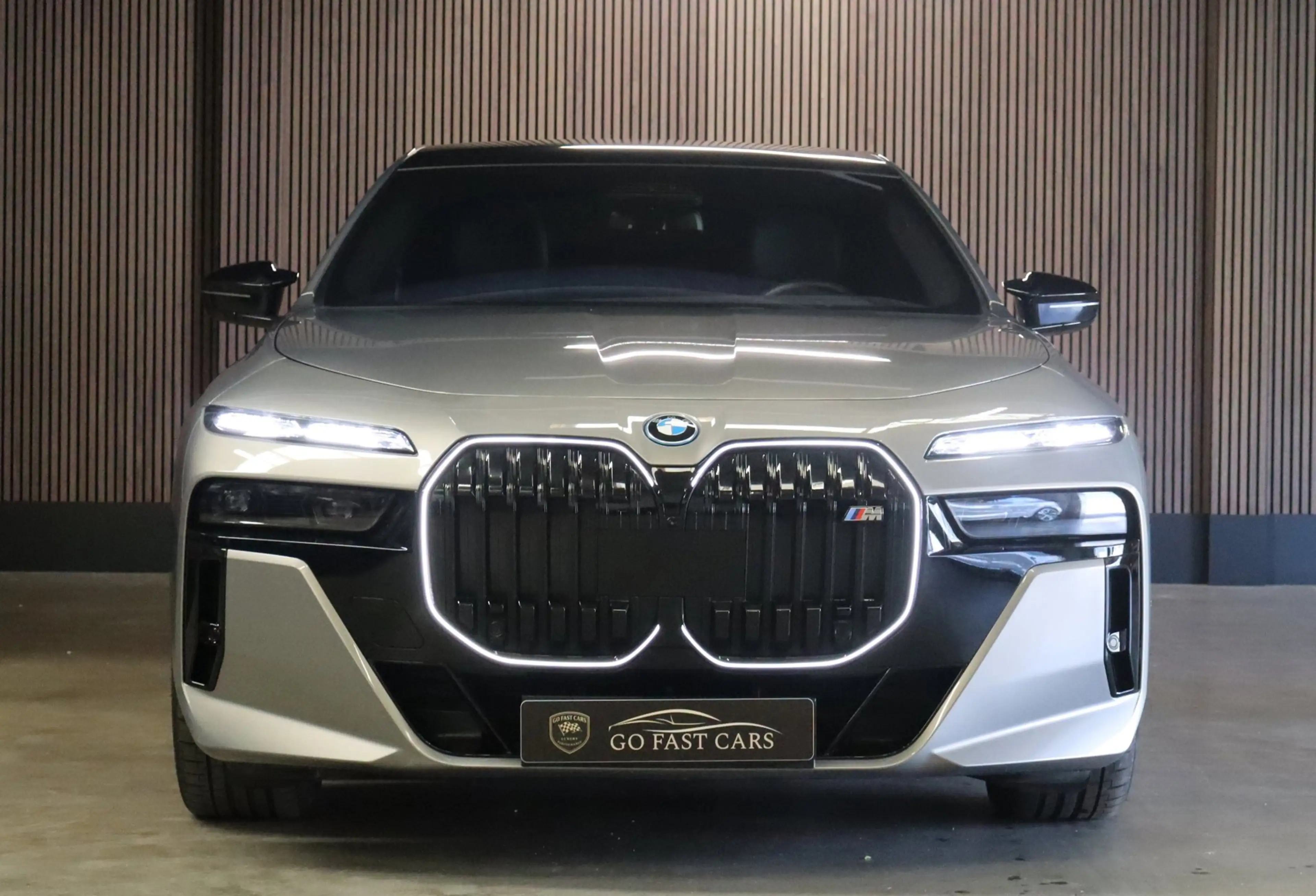 BMW 760 7-serie M760e xDrive|571 pk|Skylounge|BMW Iconic G — photo 2