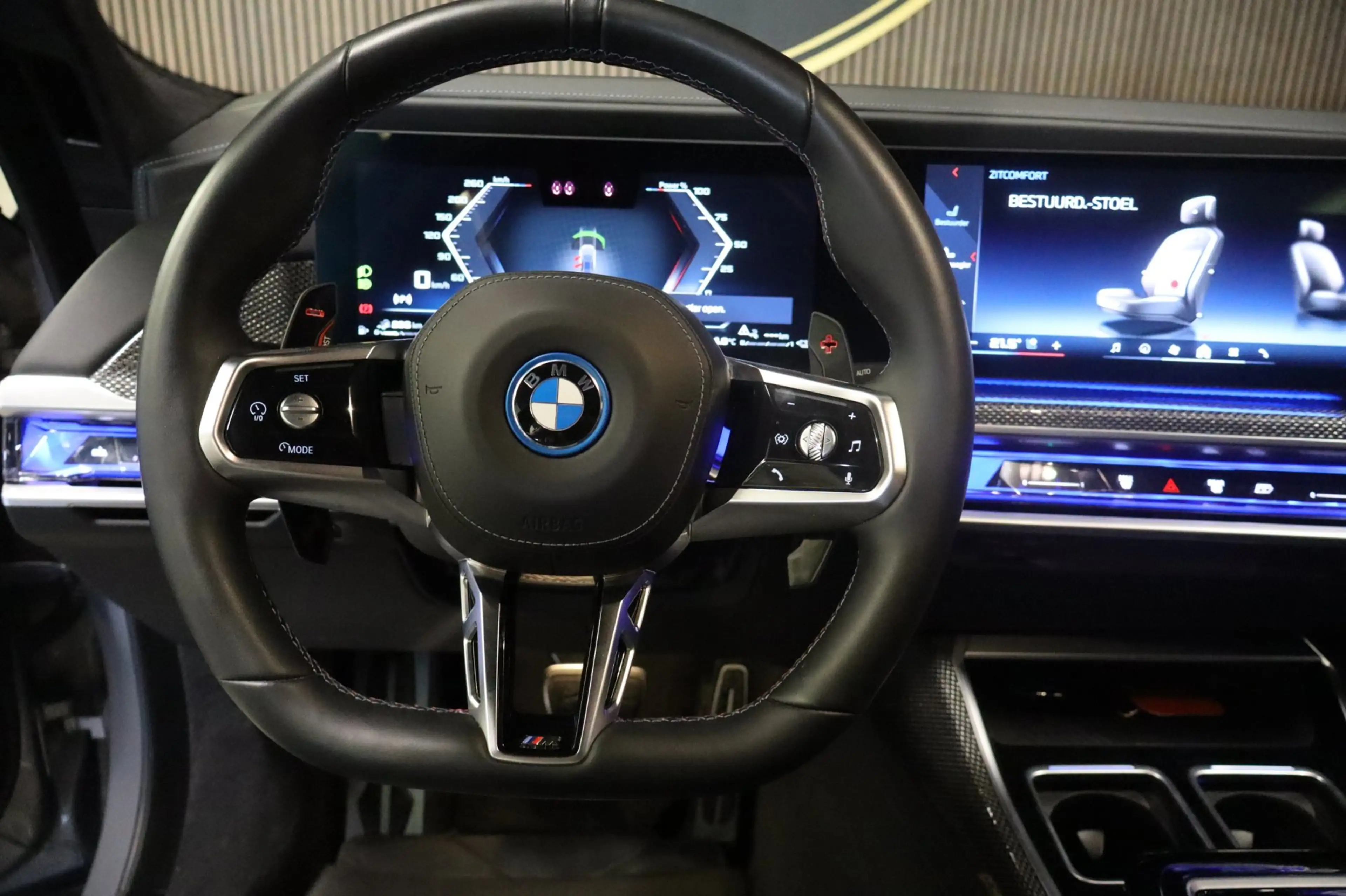 BMW 760 7-serie M760e xDrive|571 pk|Skylounge|BMW Iconic G — photo 11