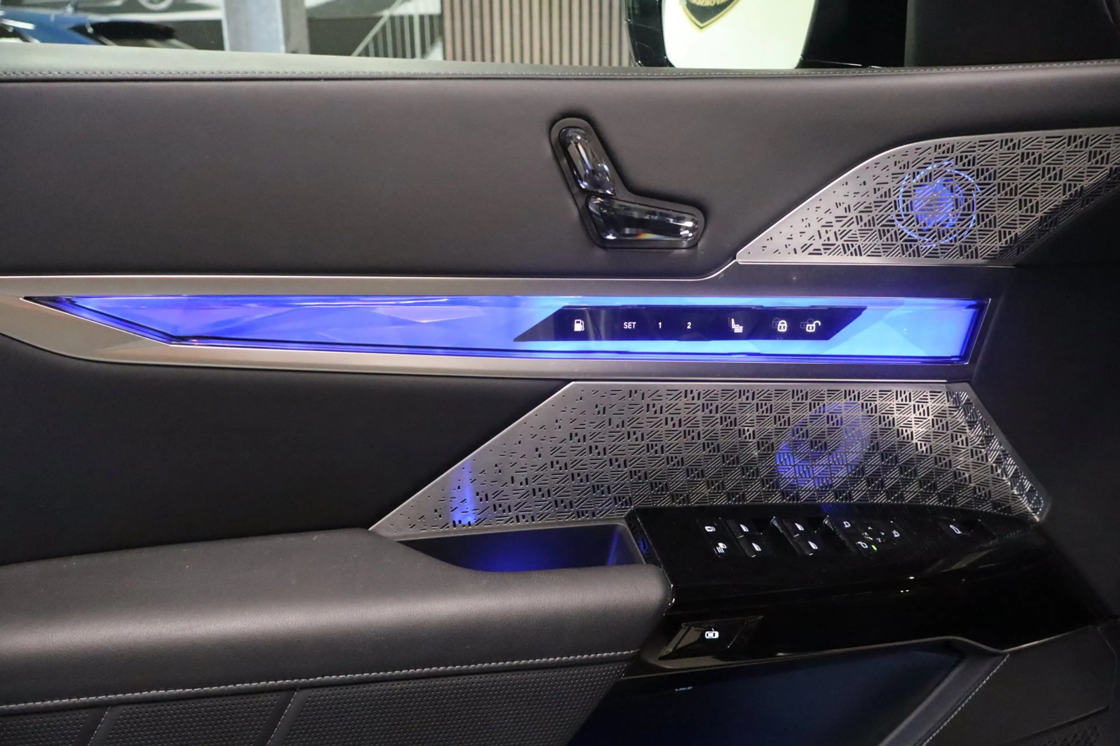 BMW 760 7-serie M760e xDrive|571 pk|Skylounge|BMW Iconic G — photo 20