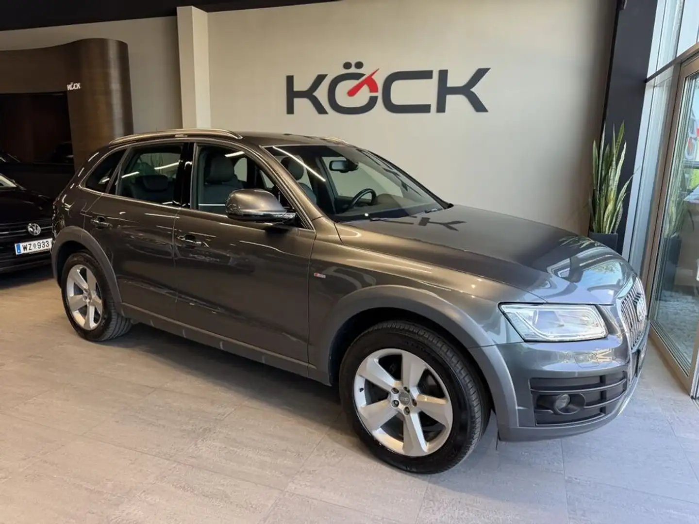 Audi Q5 2.0 TDI quattro *AHK* Grau - 1