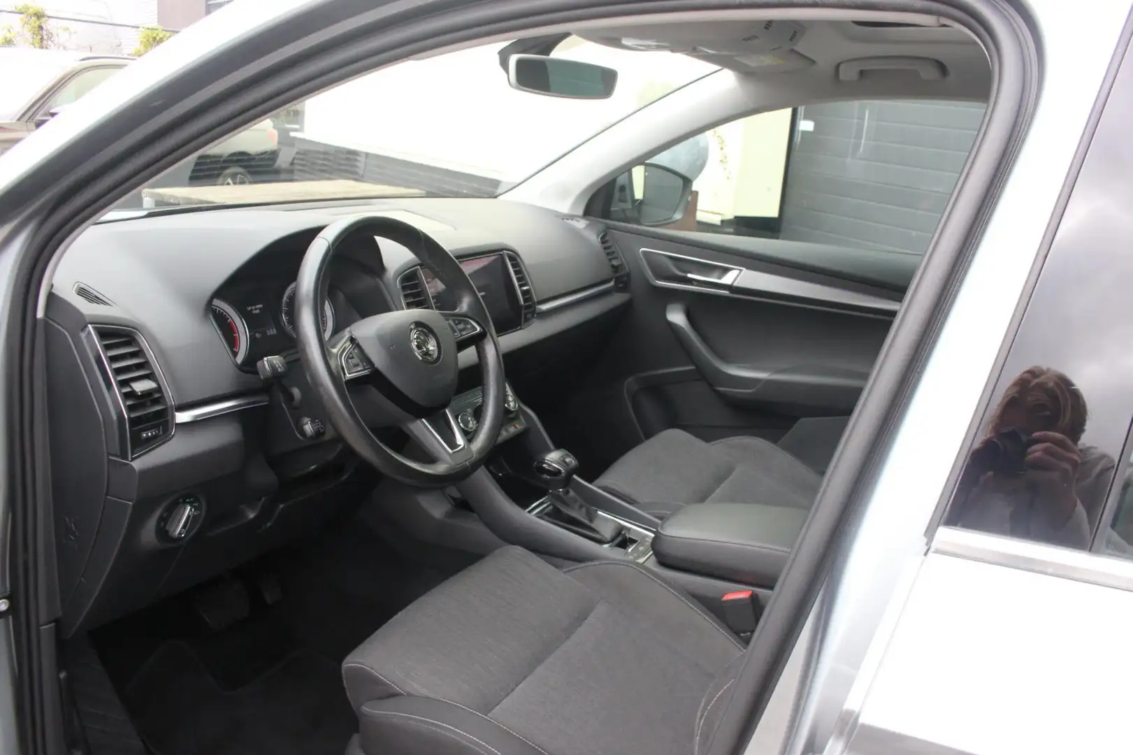 Skoda Karoq 1.5 TSI ACT Style | Trekhaak | Panoramadak | Argent - 2