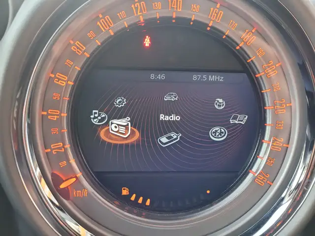 MINI Countryman view 8
