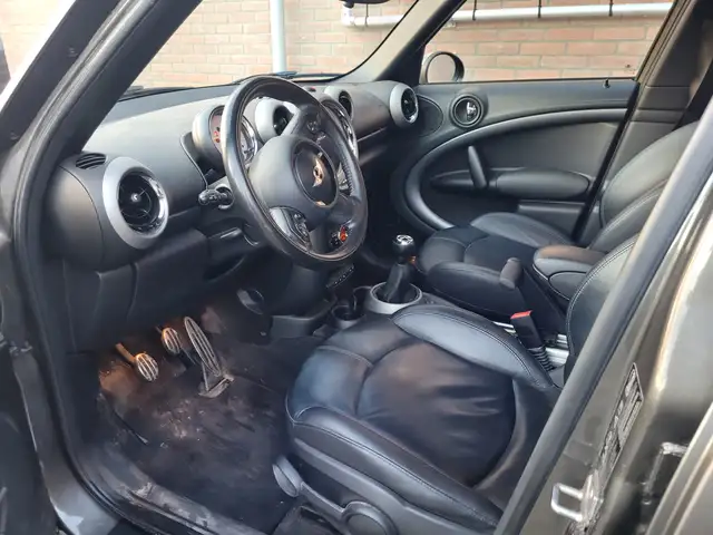 MINI Countryman view 5