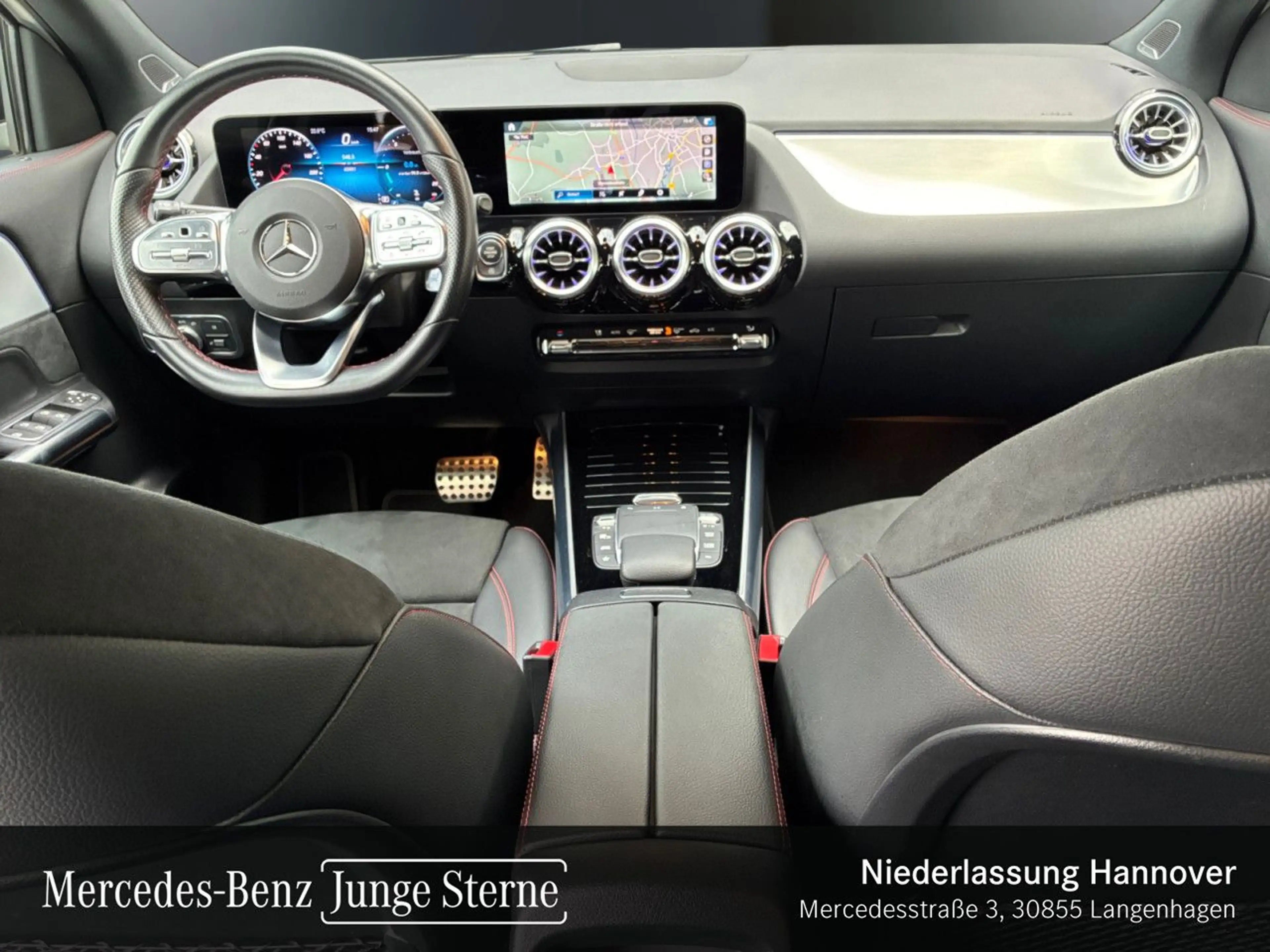 Mercedes-Benz GLA 200 AMG+NIGHT+PANO+AHK+LED+BURMESTER+KAMERA+7G — photo 13