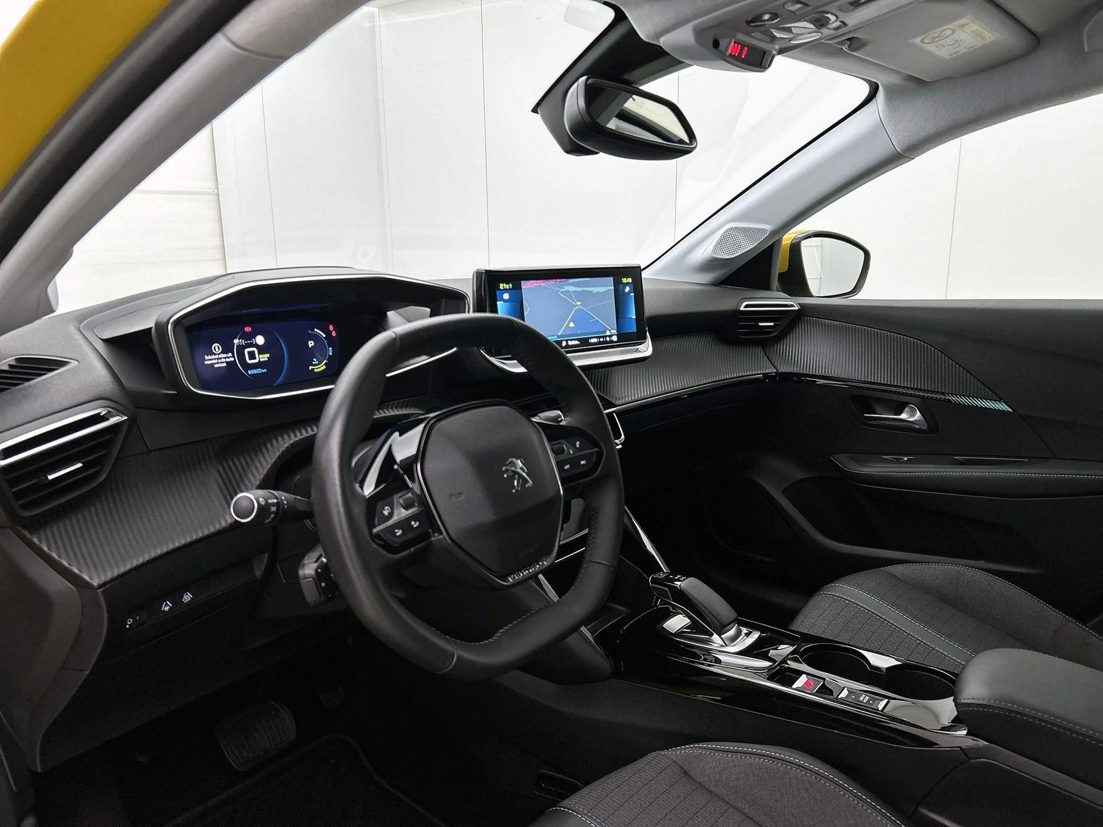 Peugeot e-208 EV Allure Pack 50 kWh 136pk | Accu 91% | Navigatie — photo 12