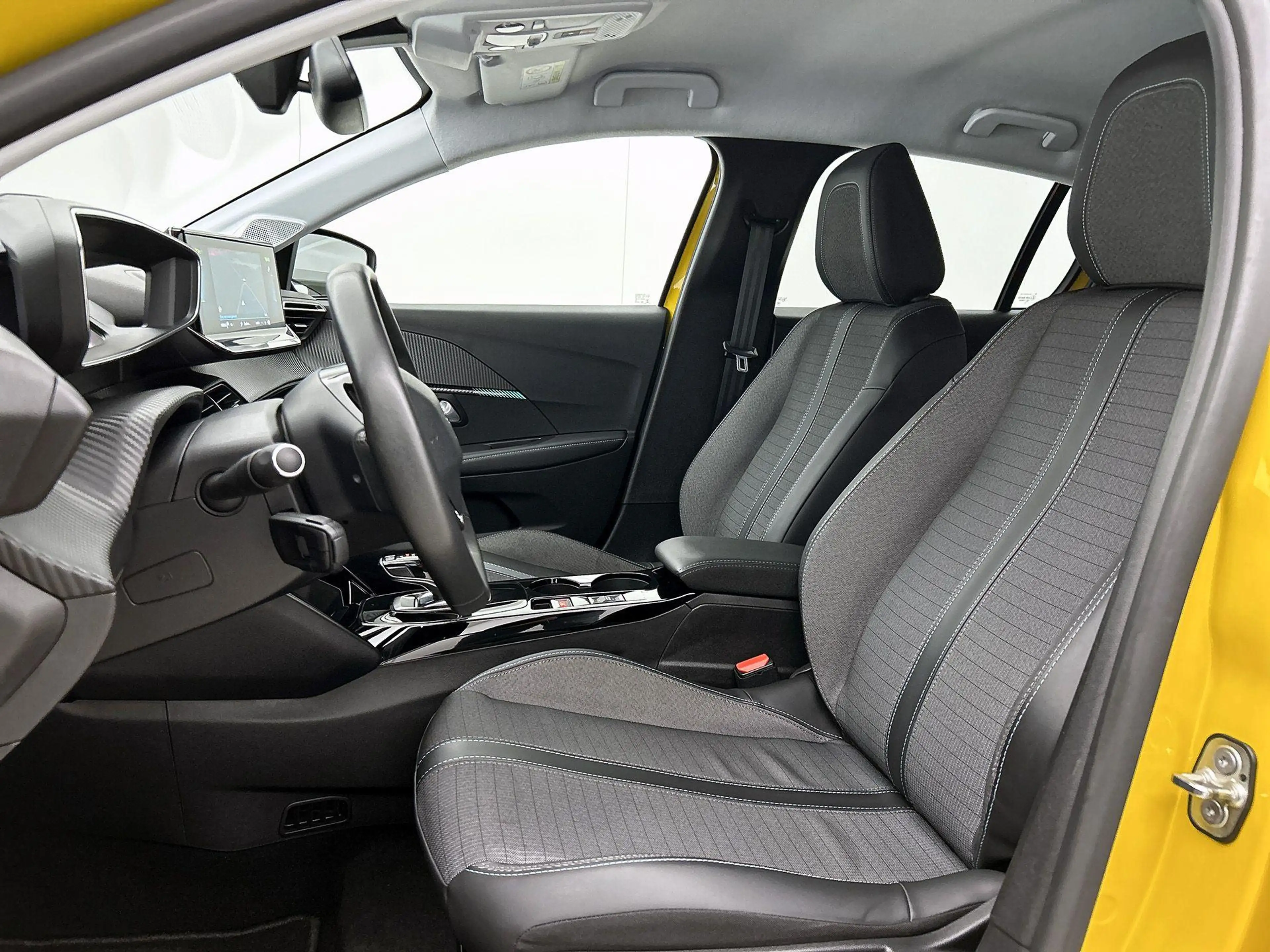 Peugeot e-208 EV Allure Pack 50 kWh 136pk | Accu 91% | Navigatie — photo 11