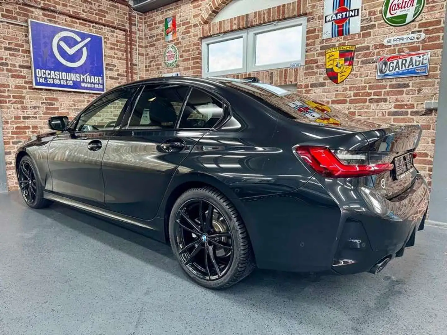 BMW 320 320iA Limousine 2.0 184cv Auto M-SPORT Noir - 2