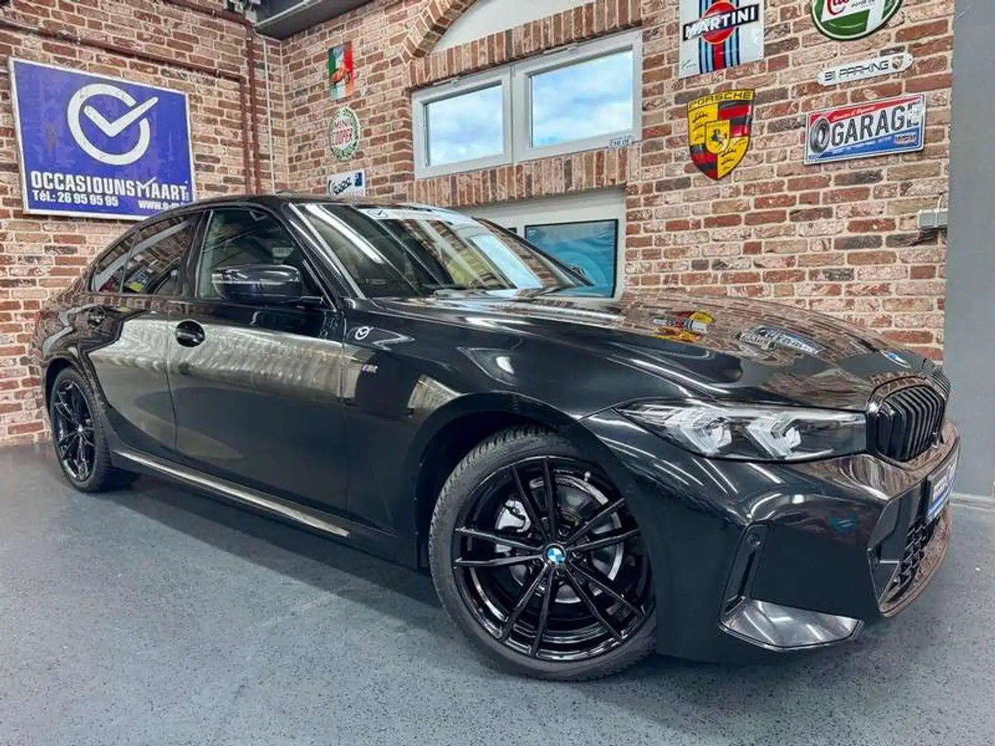 BMW 320 320iA Limousine 2.0 184cv Auto M-SPORT Noir - 1