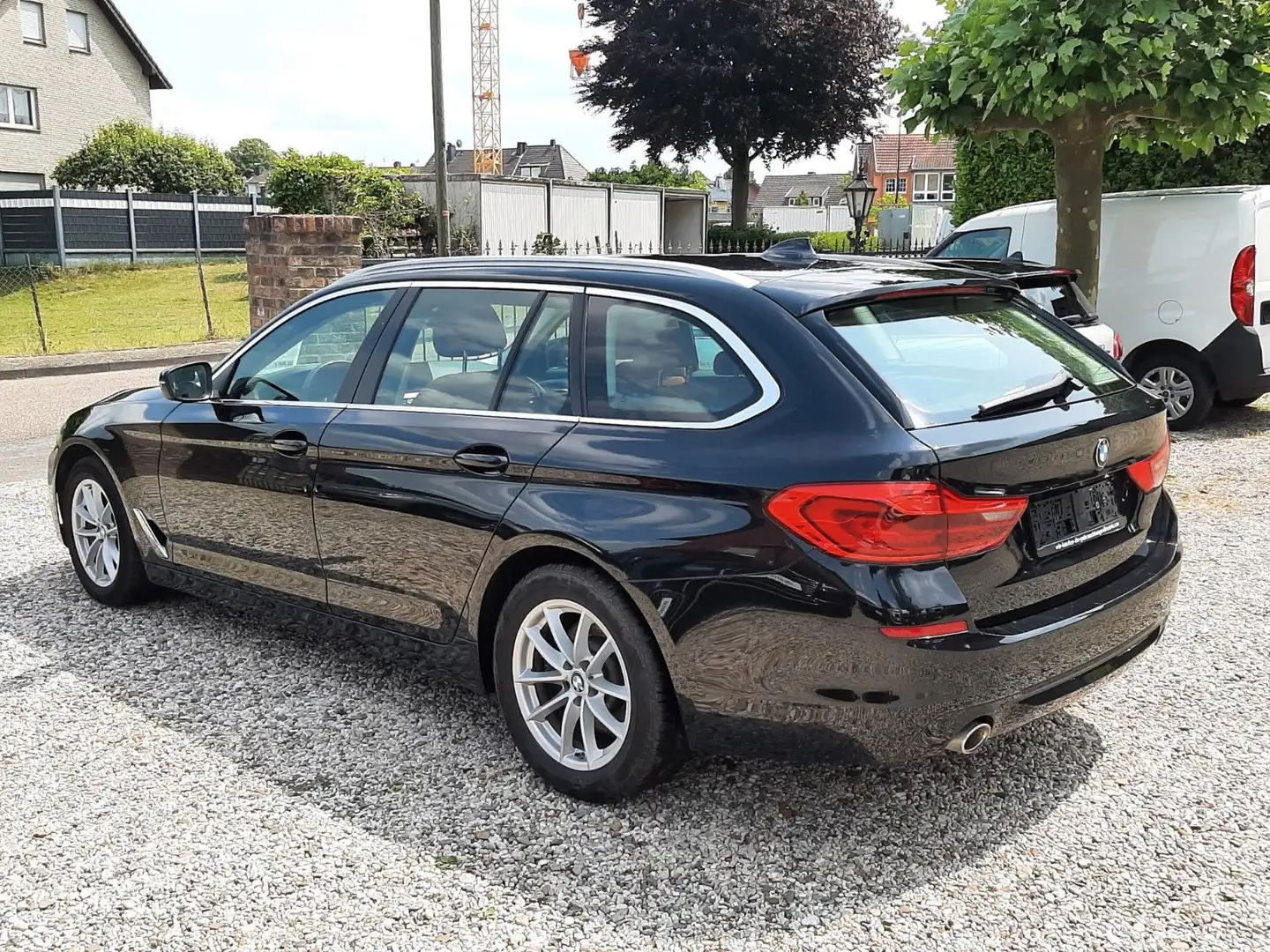 BMW 518 5 Kombi 2.o D Klima Automatik FaceLift*Leder TOP Schwarz - 2