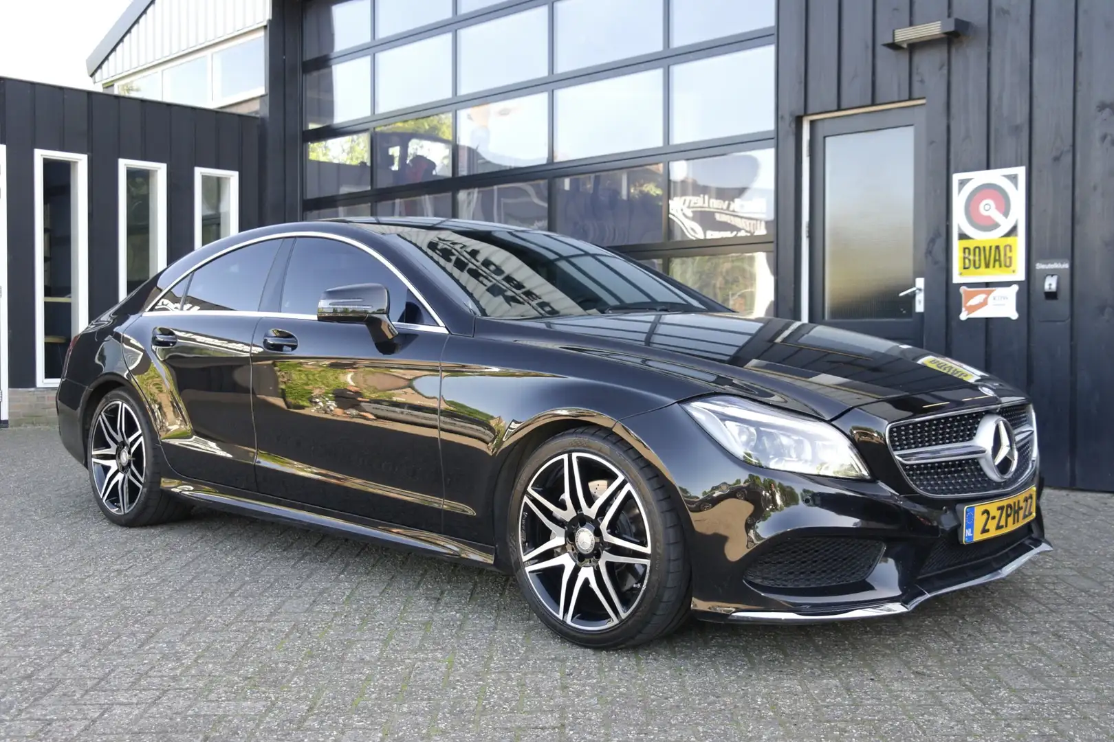 Mercedes-Benz CLS 400 AMG 333 PK | Dealer Onderhouden | Harman |  LED | Černá - 1