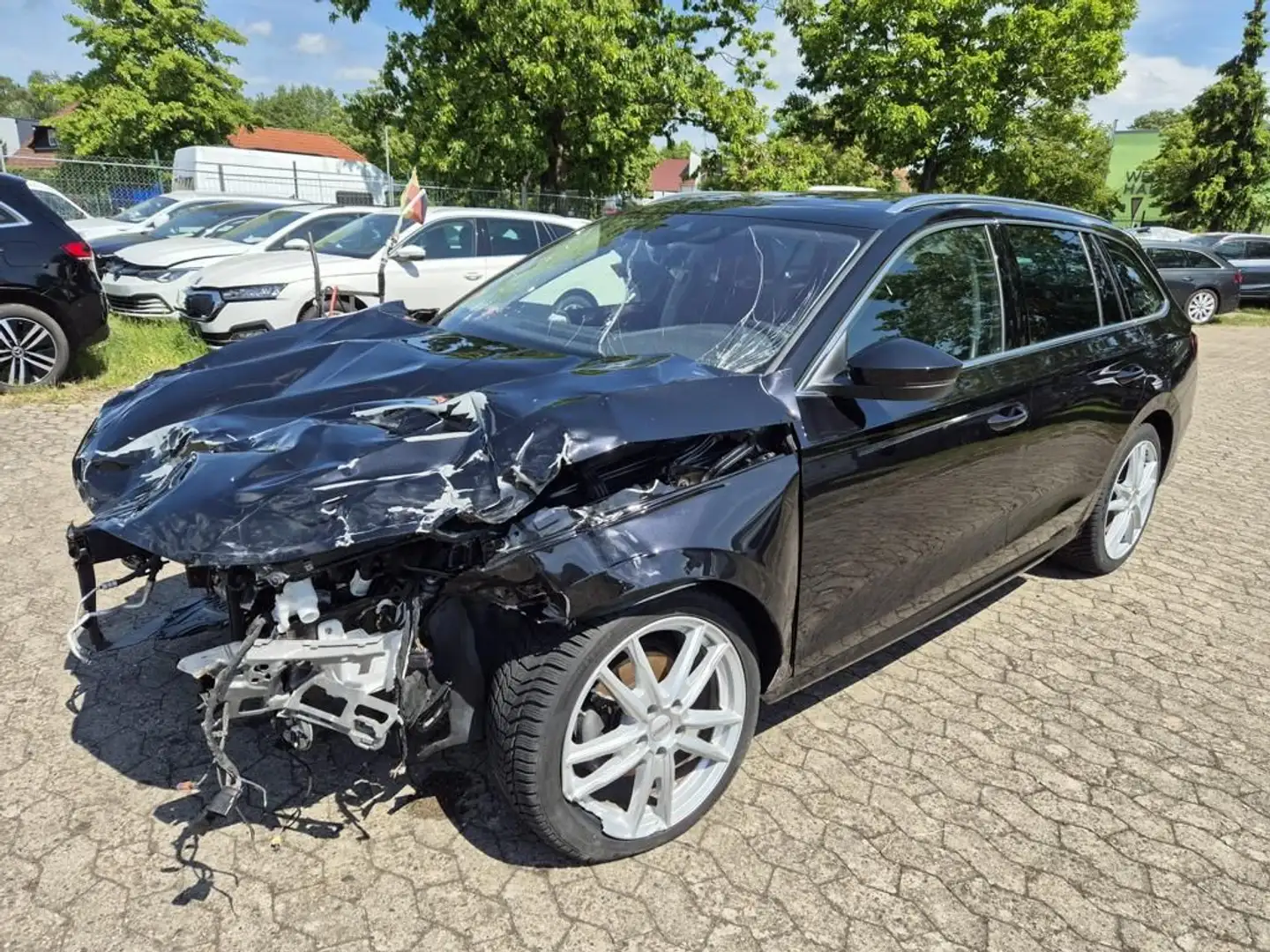 Skoda Octavia Combi 2.0 TDI DSG Style Leder Pano Navi Schwarz - 1